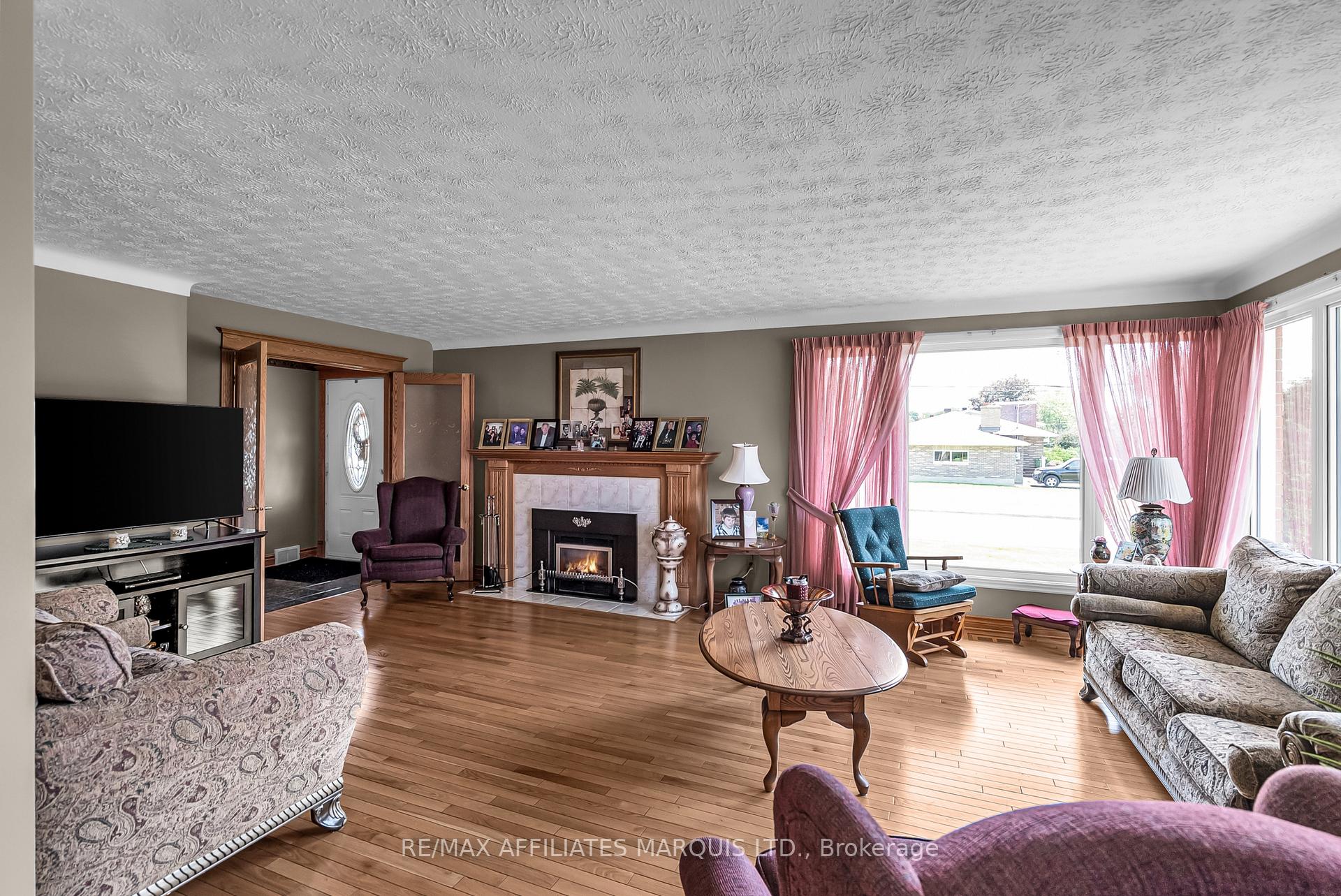 Photo 6 of 1413 Queen Street, Cornwall — HOMEH
