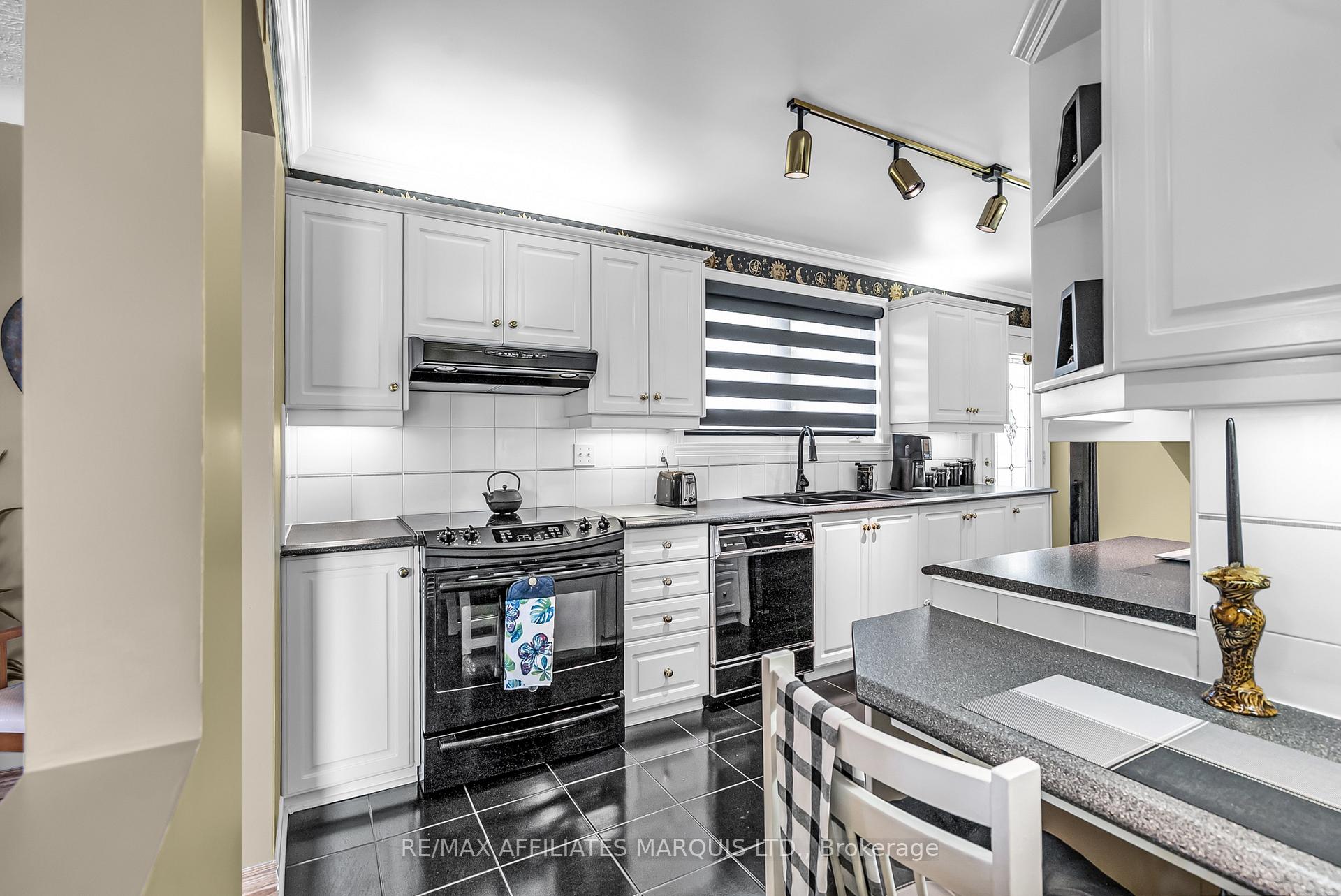 Photo 11 of 1413 Queen Street, Cornwall — HOMEH