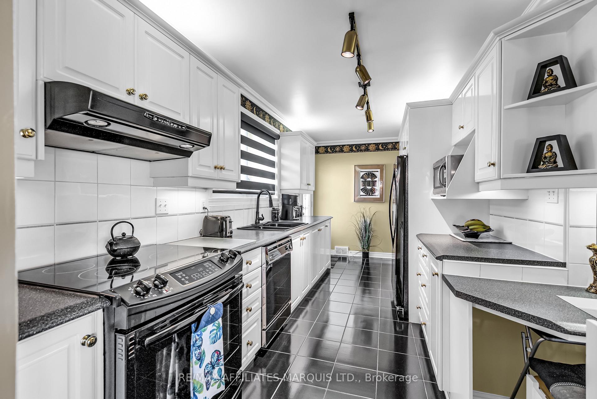 Photo 14 of 1413 Queen Street, Cornwall — HOMEH
