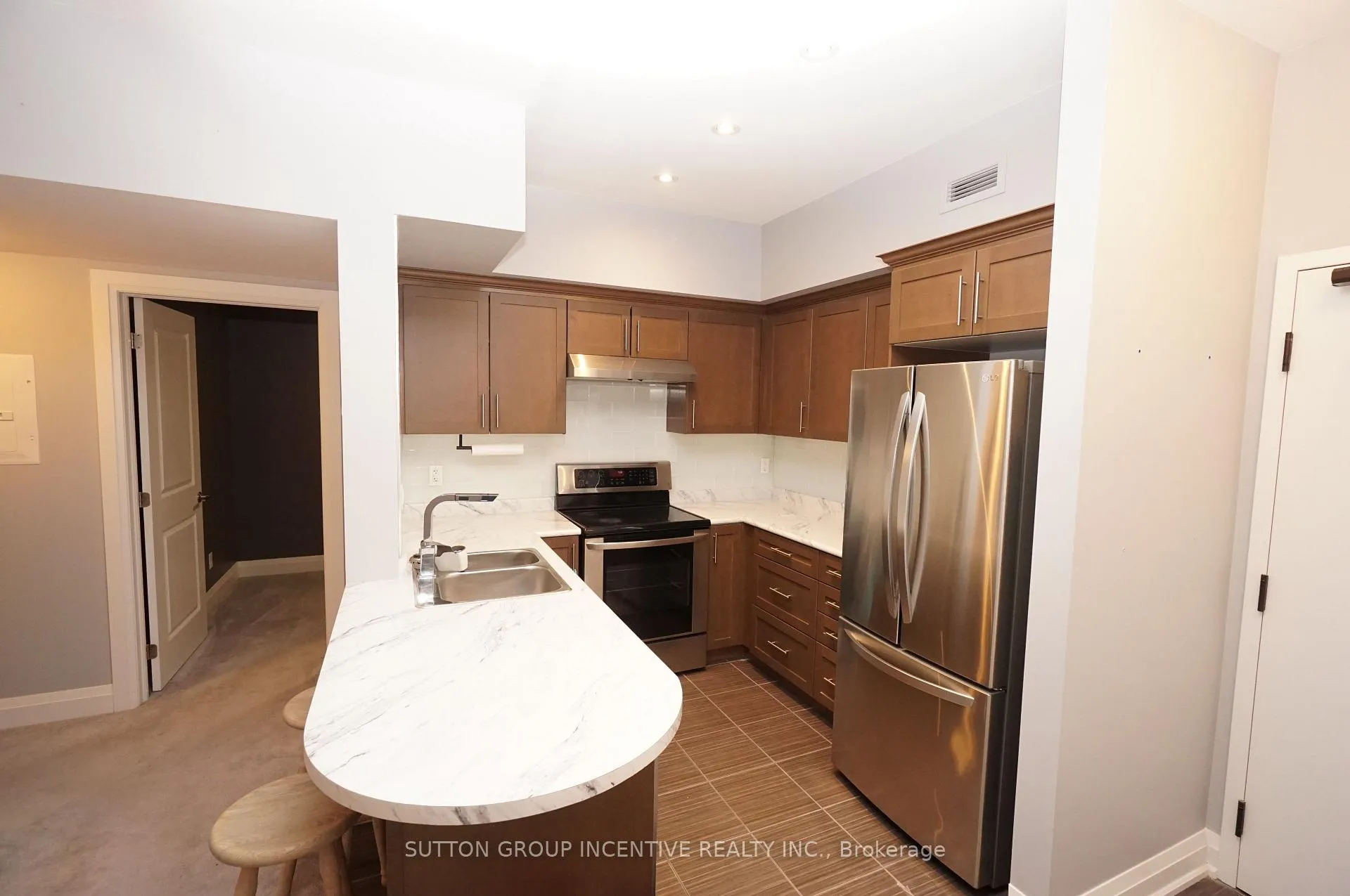 Photo 12 of Unit 413, 54 Koda Street, Barrie, Rural Barrie Southwest — HOMEH