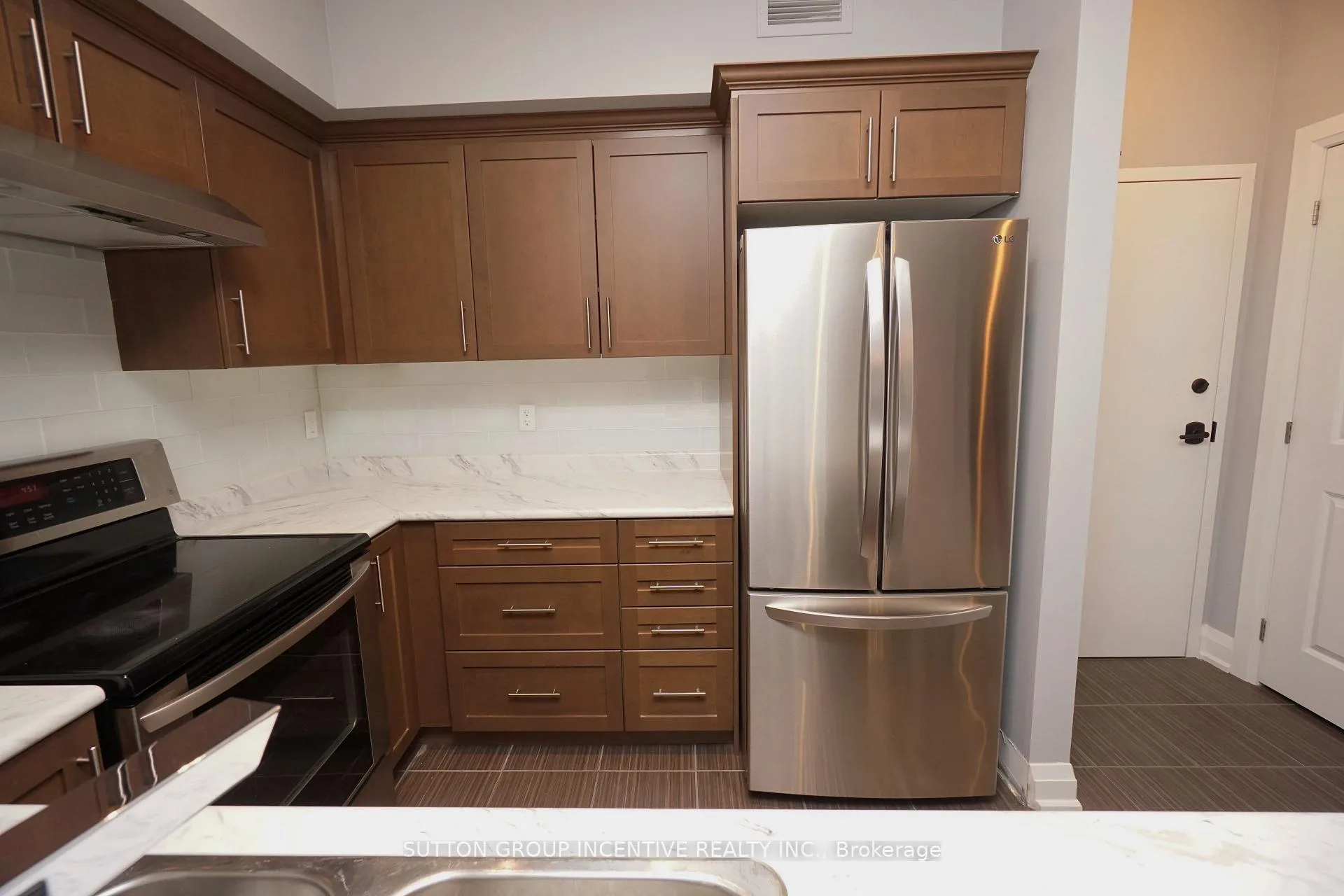 Photo 13 of Unit 413, 54 Koda Street, Barrie, Rural Barrie Southwest — HOMEH