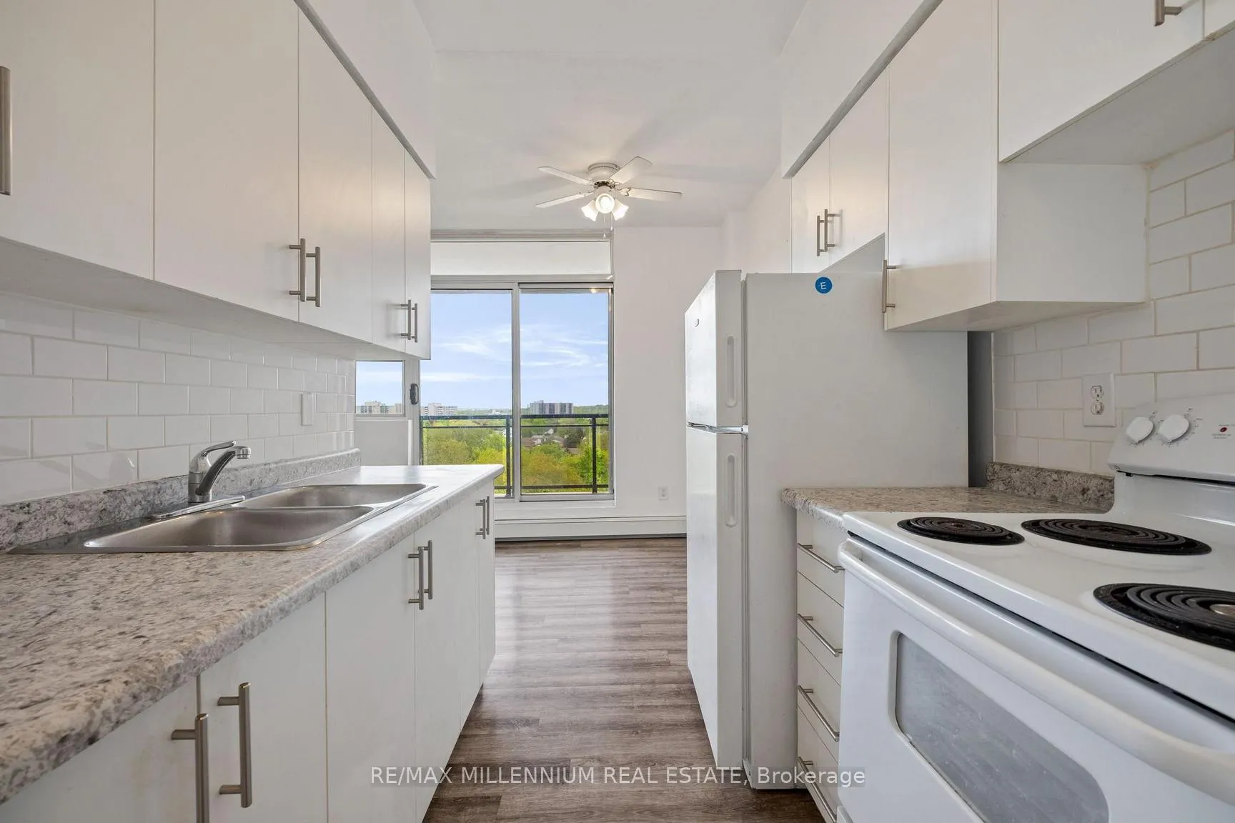 Photo 1 of Unit 708, 420 Greenhill Avenue, Hamilton, Vincent — HOMEH