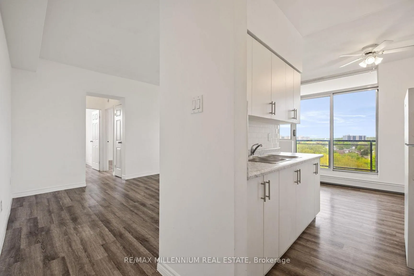 Photo 3 of Unit 708, 420 Greenhill Avenue, Hamilton, Vincent — HOMEH