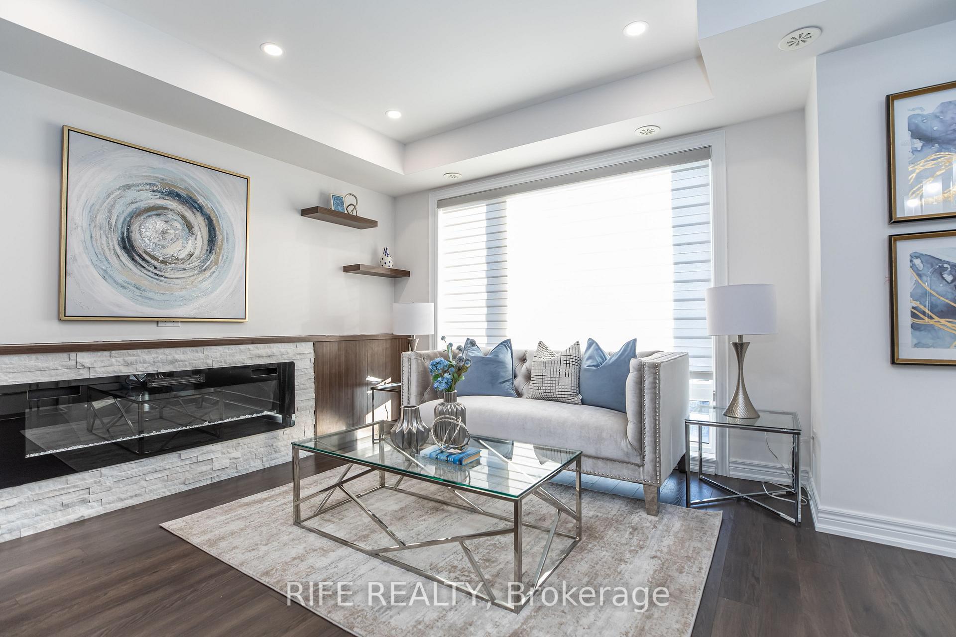 Photo 2 of Unit 604, 50 Dunsheath Way, Markham, Cornell — HOMEH