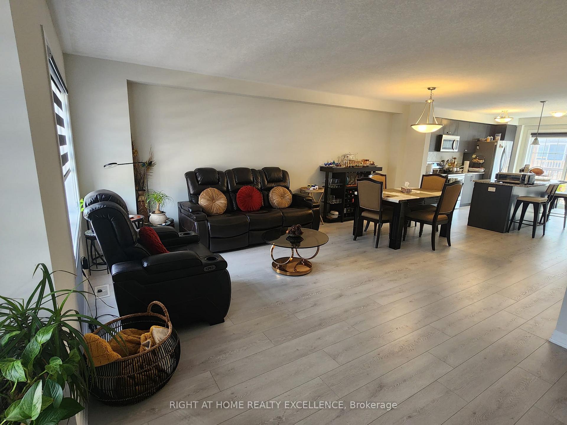 Photo 3 of Unit 13, 311 Woolwich Street, Waterloo, University Downs — HOMEH