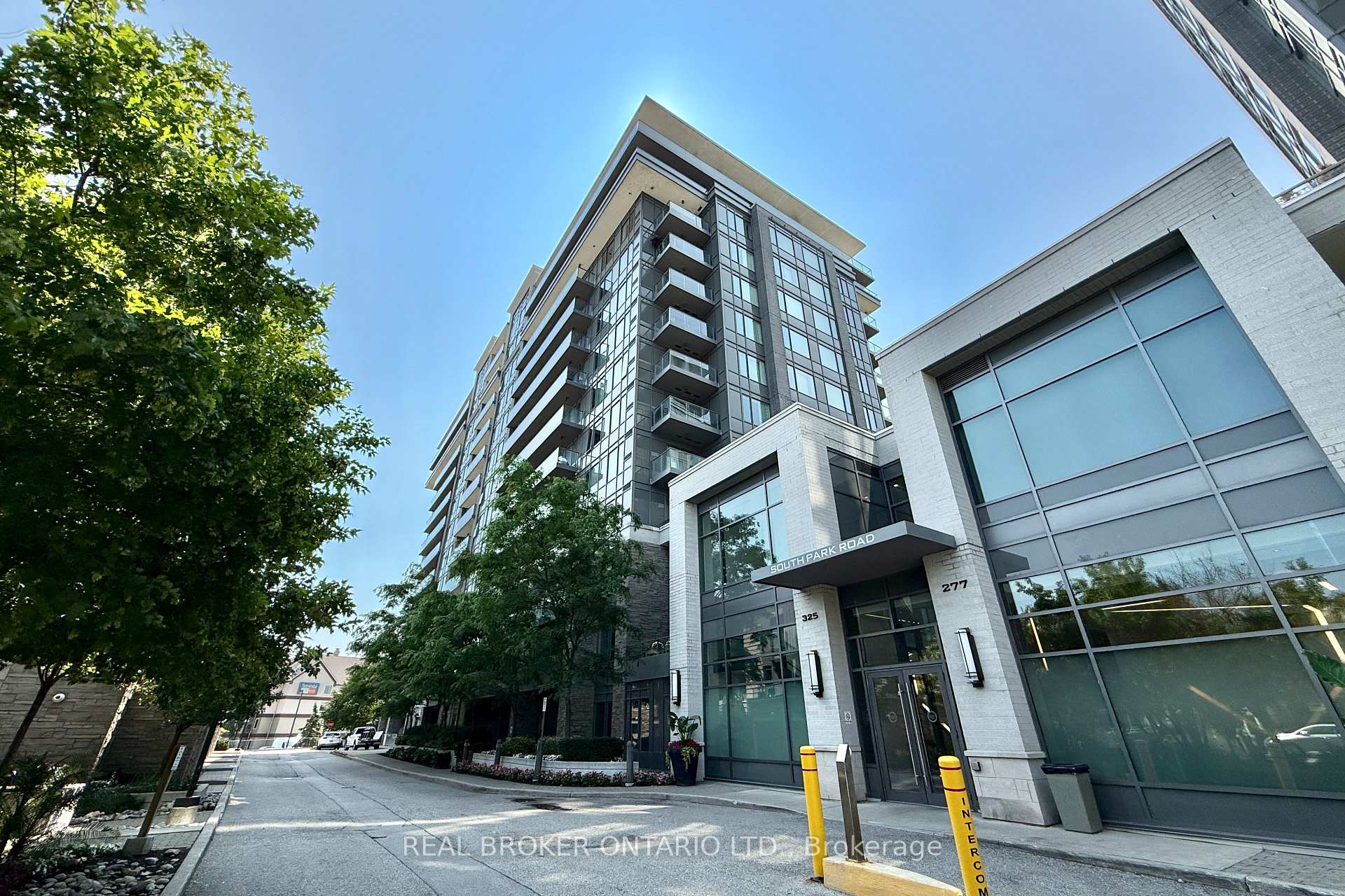 Front of Unit 1018, 325 South Park Road