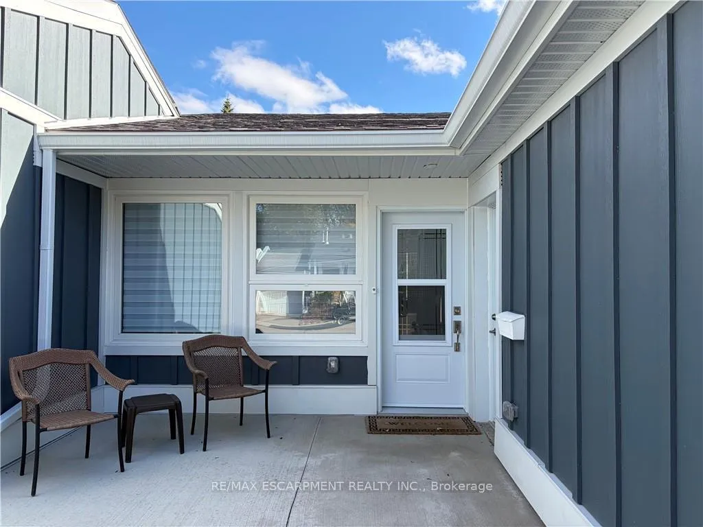 Photo 1 of 59 Szollosy Circle, Hamilton, Kennedy — HOMEH