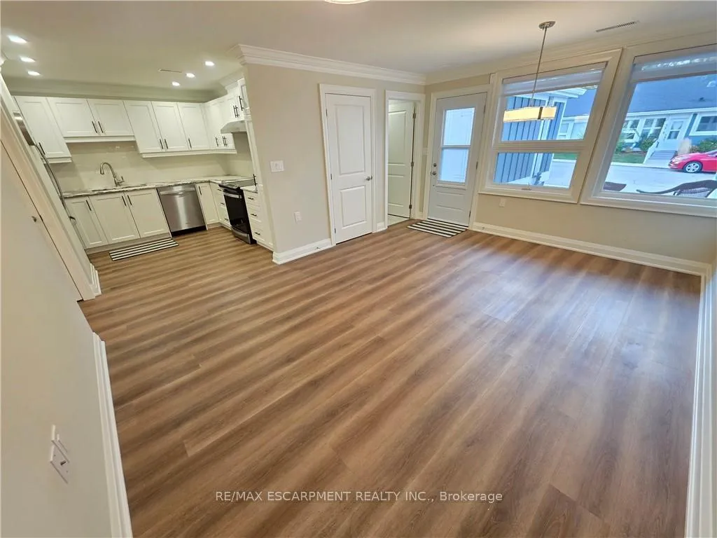 Photo 7 of 59 Szollosy Circle, Hamilton, Kennedy — HOMEH