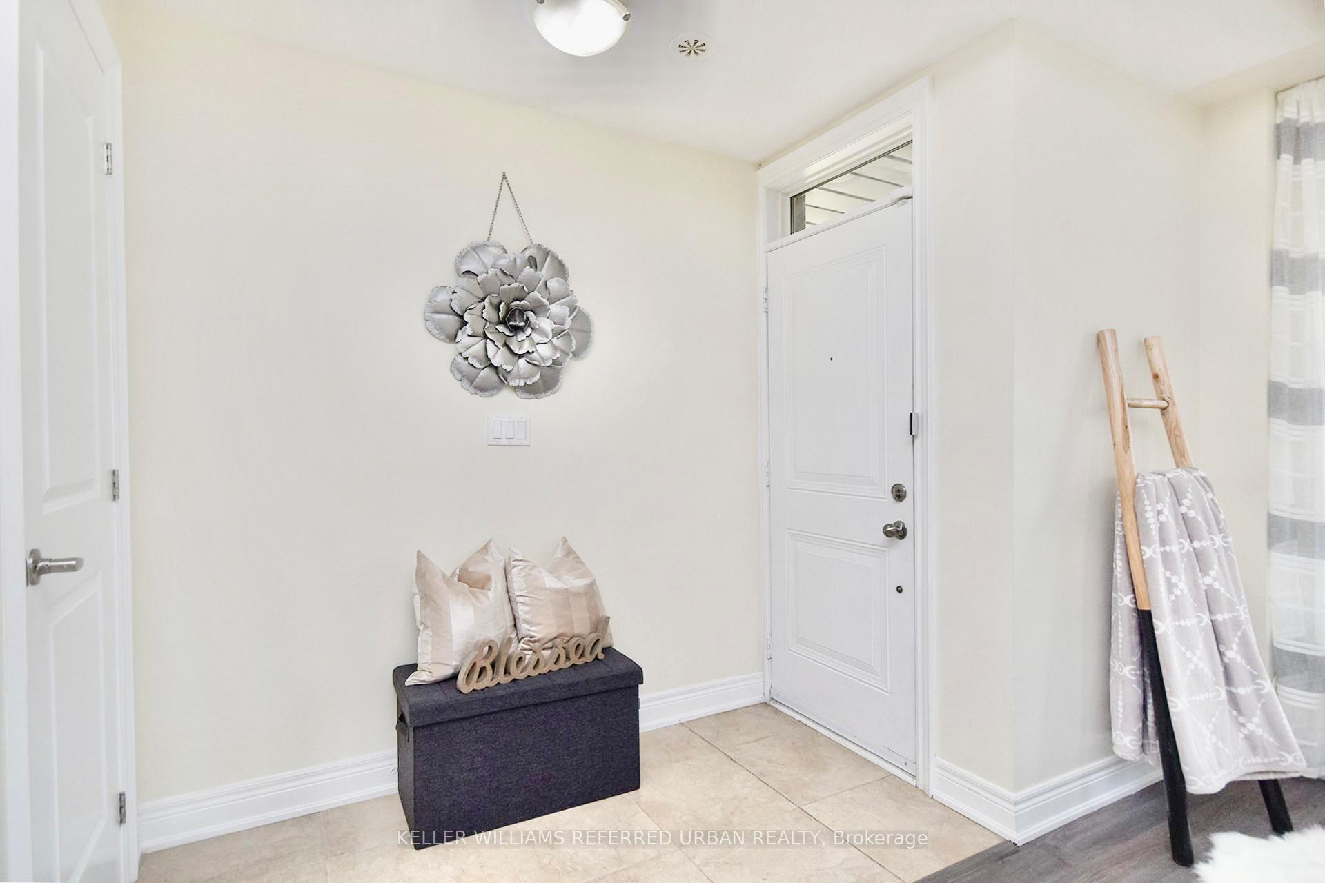 Photo 5 of Unit 1, 9621 Jane Street, Vaughan, Maple — HOMEH