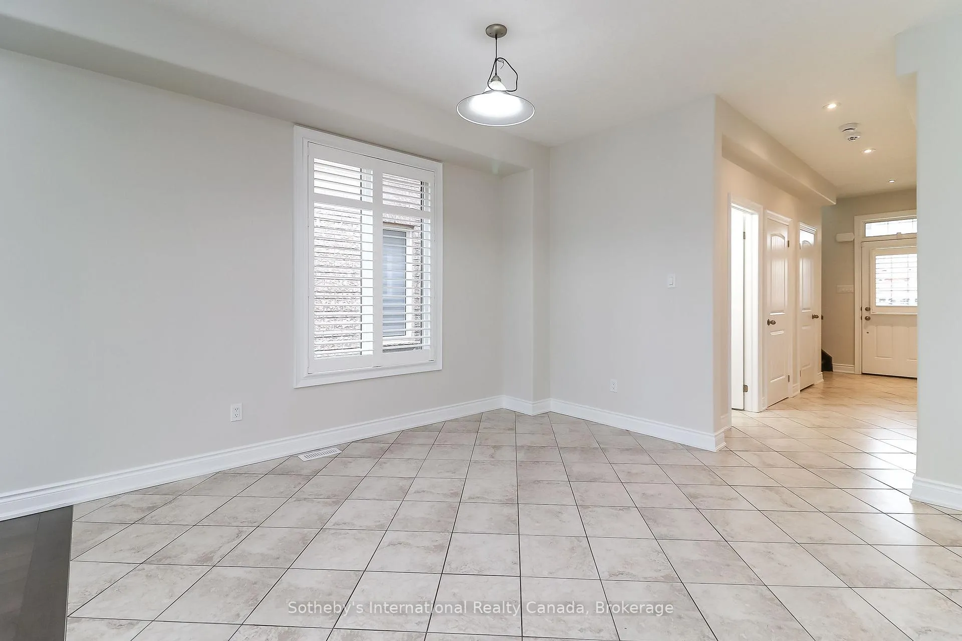 Photo 11 of 75 Garbutt Crescent, Collingwood — HOMEH