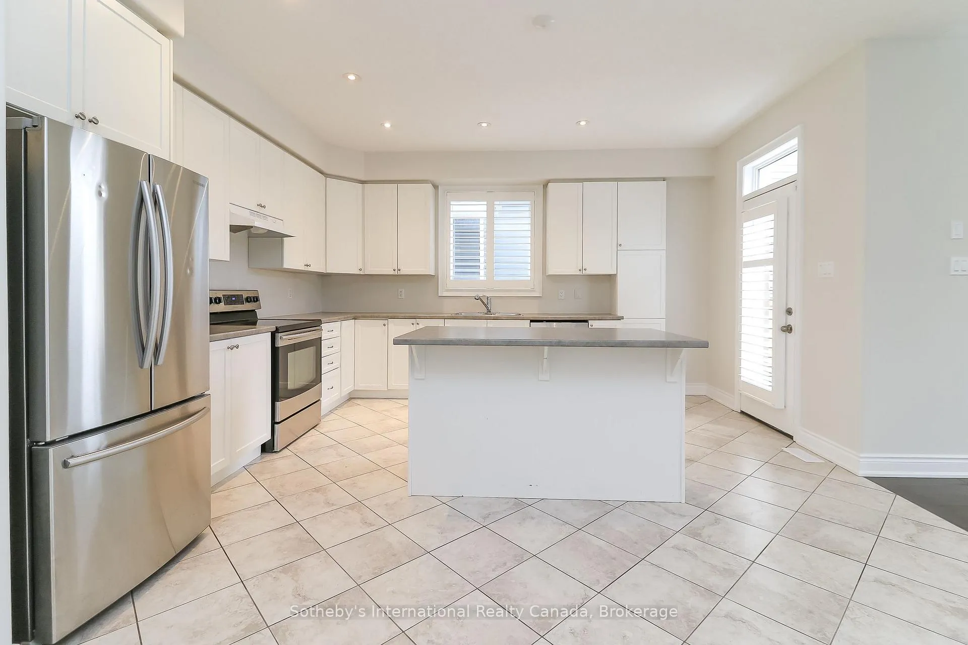 Photo 14 of 75 Garbutt Crescent, Collingwood — HOMEH