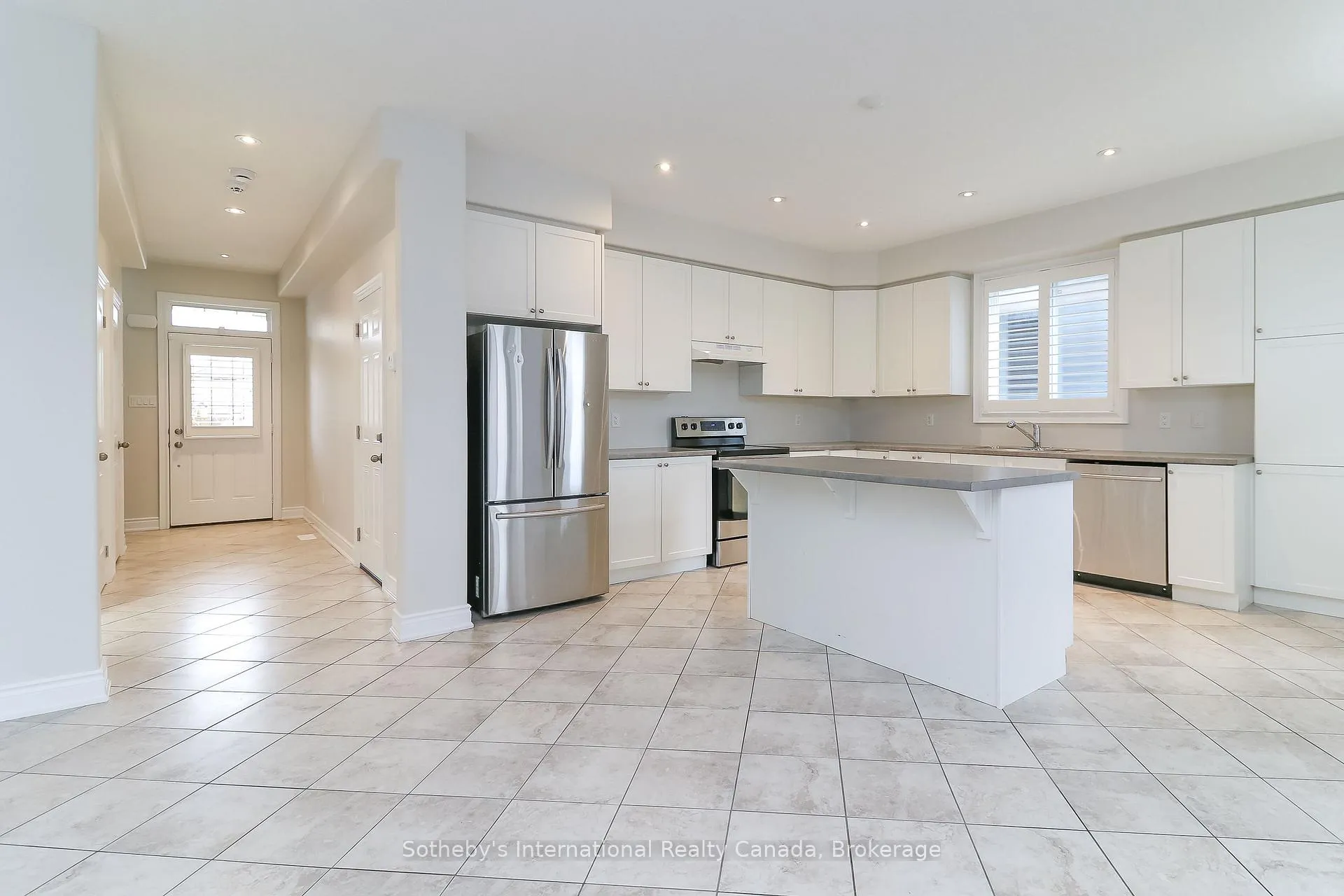 Photo 15 of 75 Garbutt Crescent, Collingwood — HOMEH