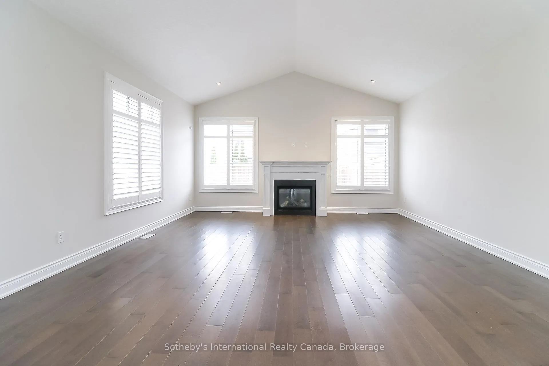 Photo 22 of 75 Garbutt Crescent, Collingwood — HOMEH