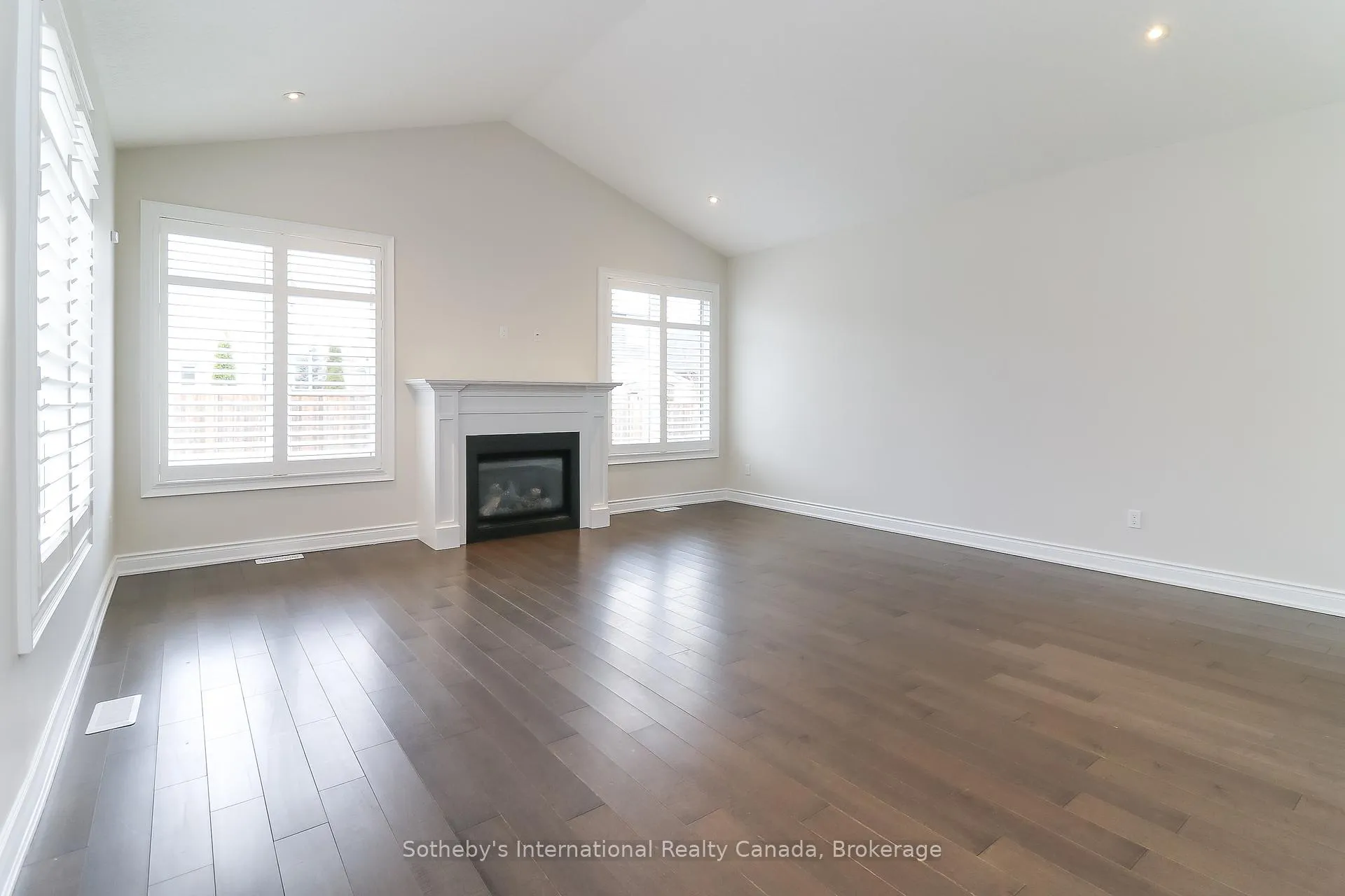 Photo 26 of 75 Garbutt Crescent, Collingwood — HOMEH