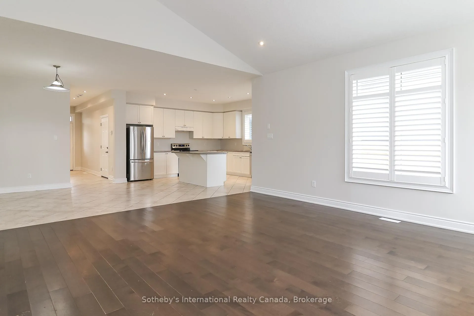 Photo 28 of 75 Garbutt Crescent, Collingwood — HOMEH