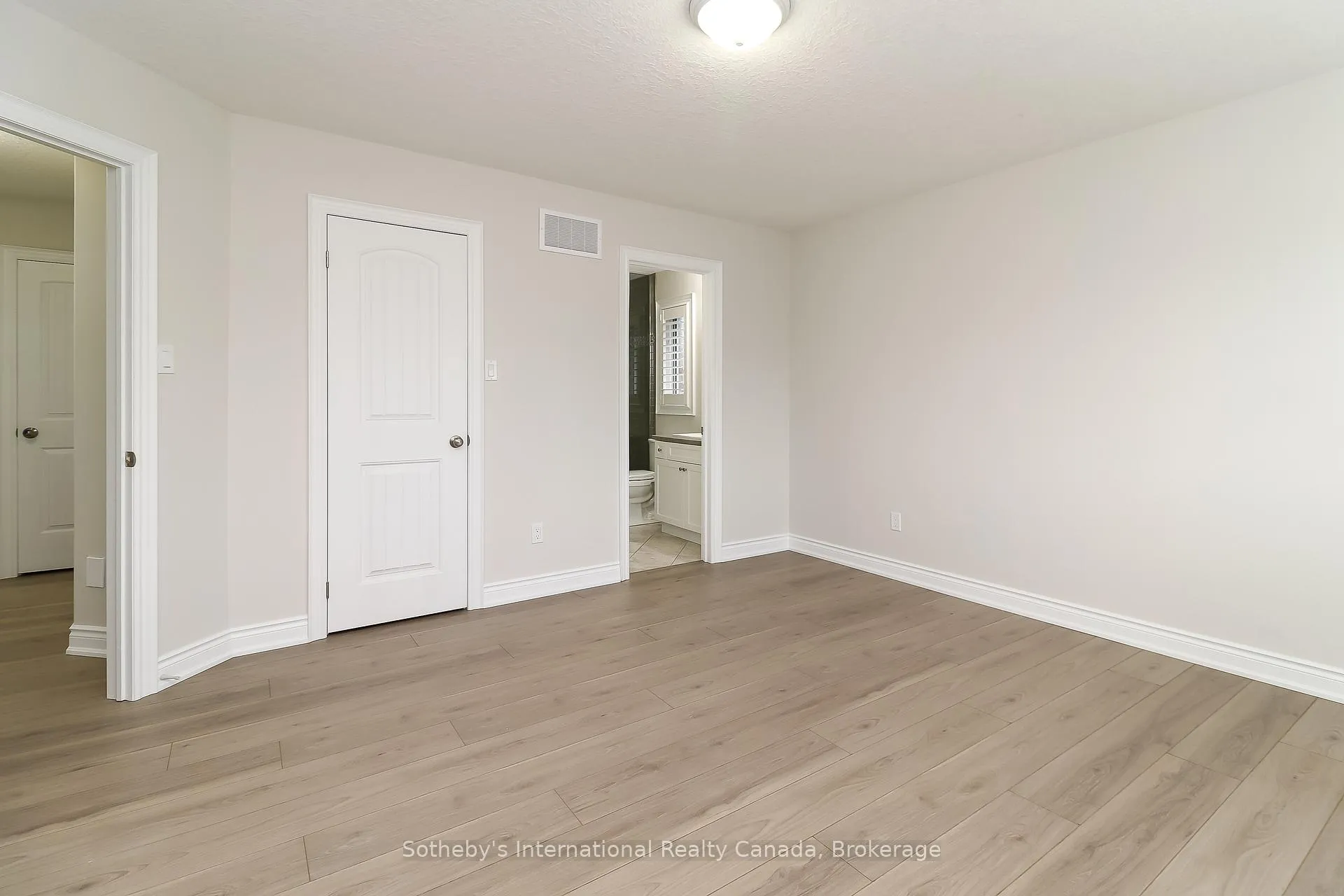 Photo 32 of 75 Garbutt Crescent, Collingwood — HOMEH