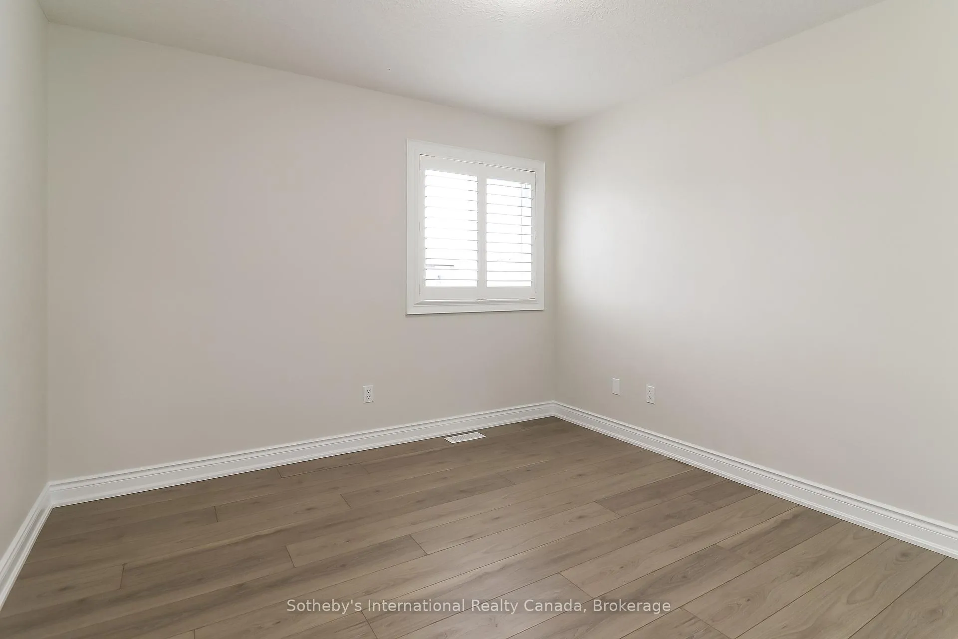 Photo 37 of 75 Garbutt Crescent, Collingwood — HOMEH