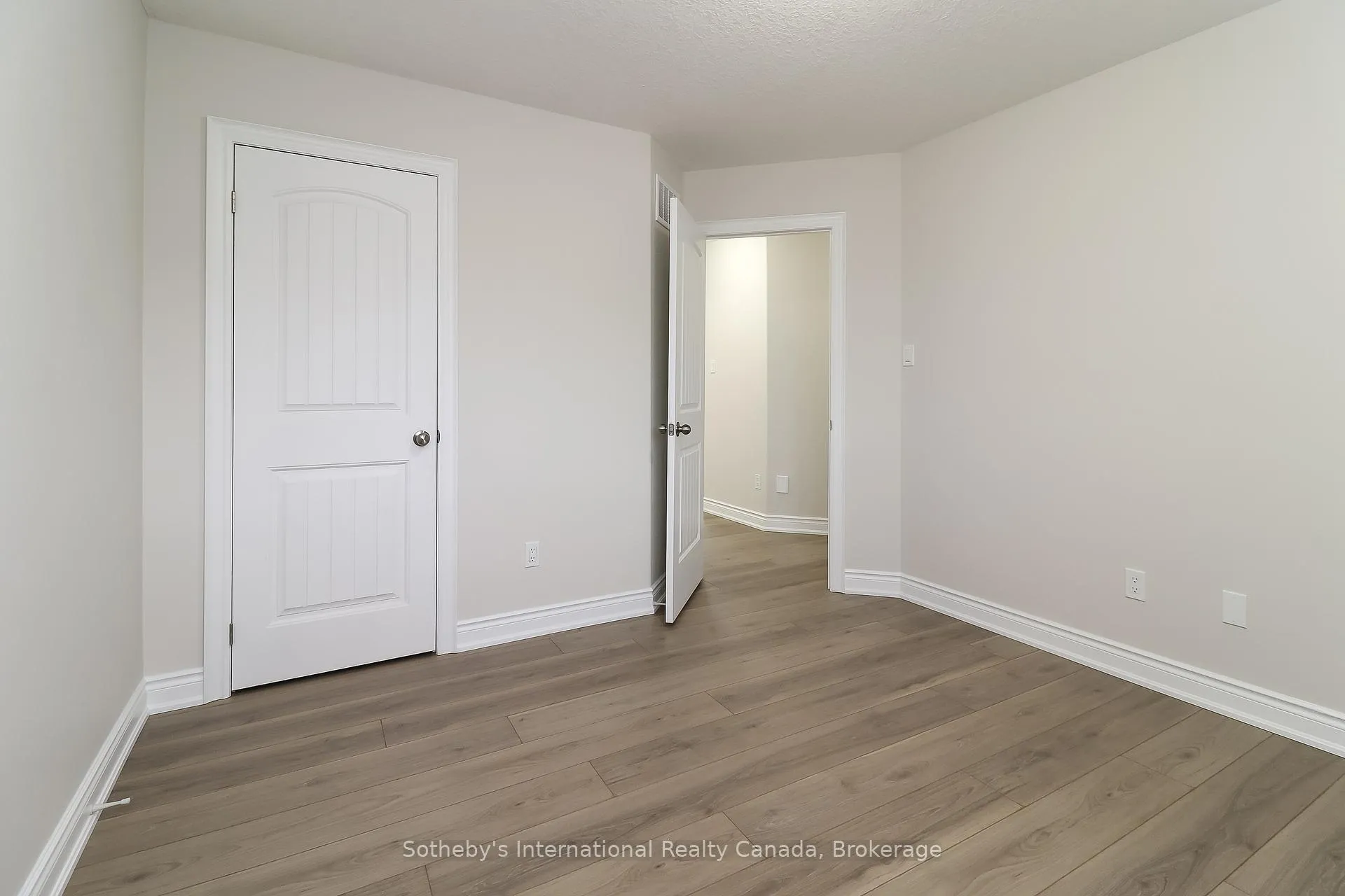 Photo 38 of 75 Garbutt Crescent, Collingwood — HOMEH