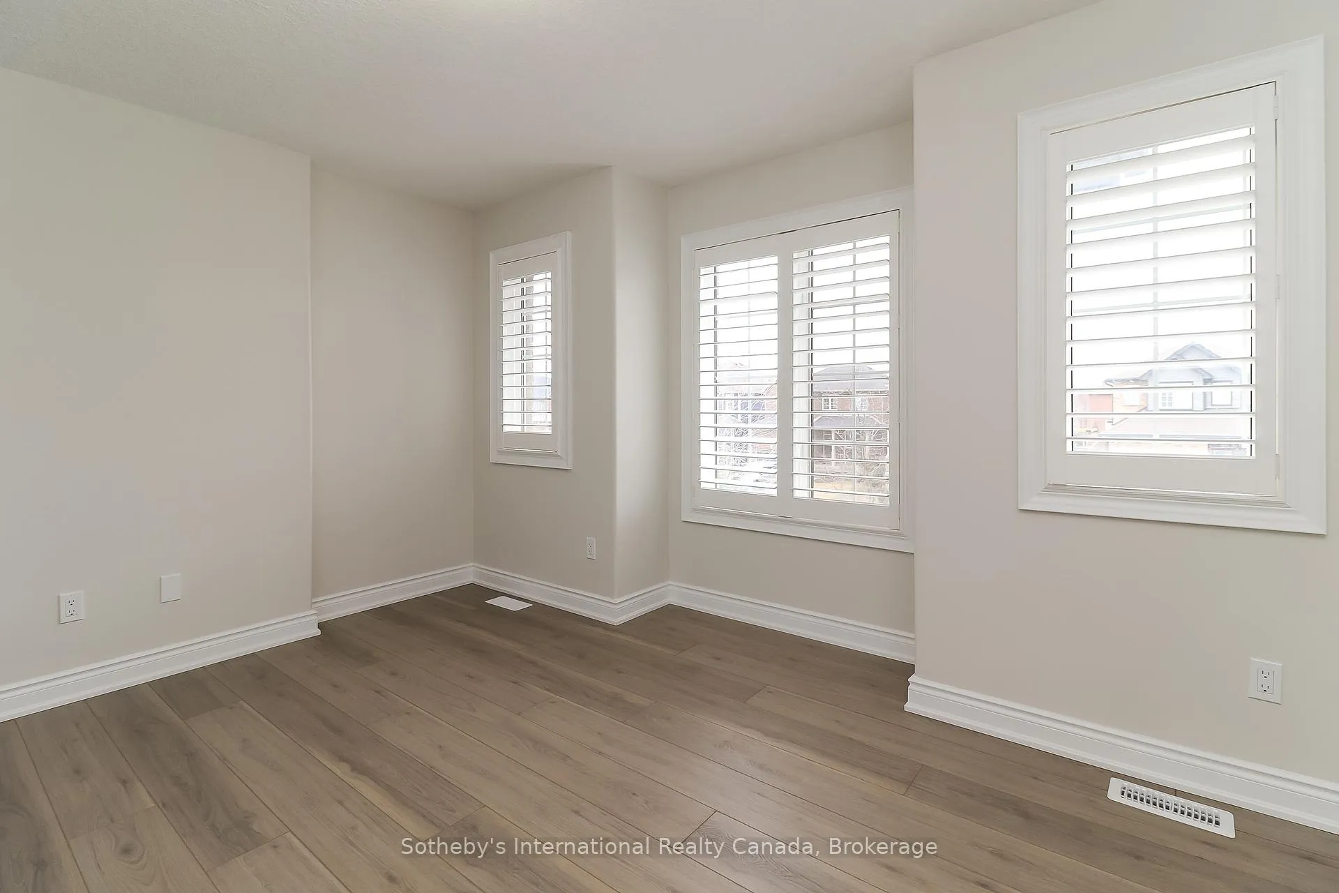 Photo 41 of 75 Garbutt Crescent, Collingwood — HOMEH