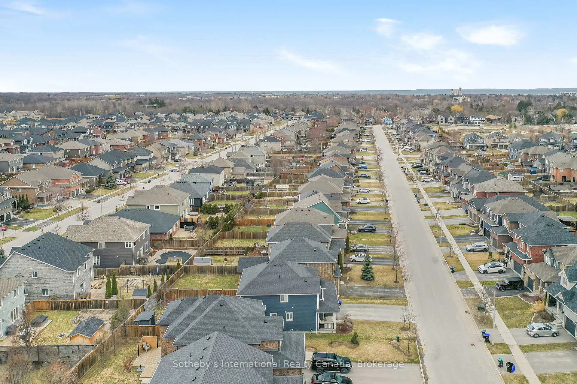 Photo 48 of 75 Garbutt Crescent, Collingwood — HOMEH