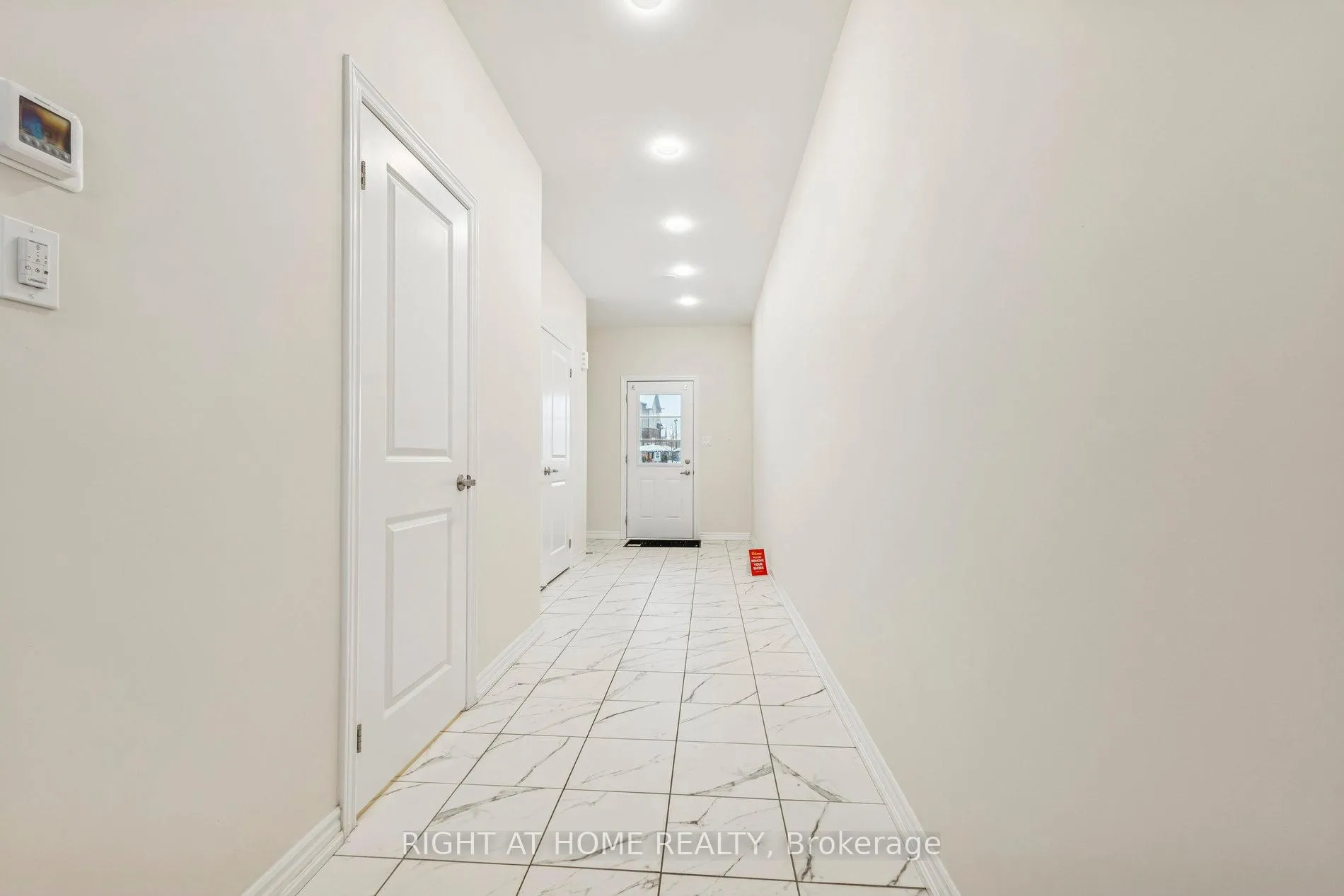 Photo 7 of 46 Senay Circle, Clarington, Courtice — HOMEH