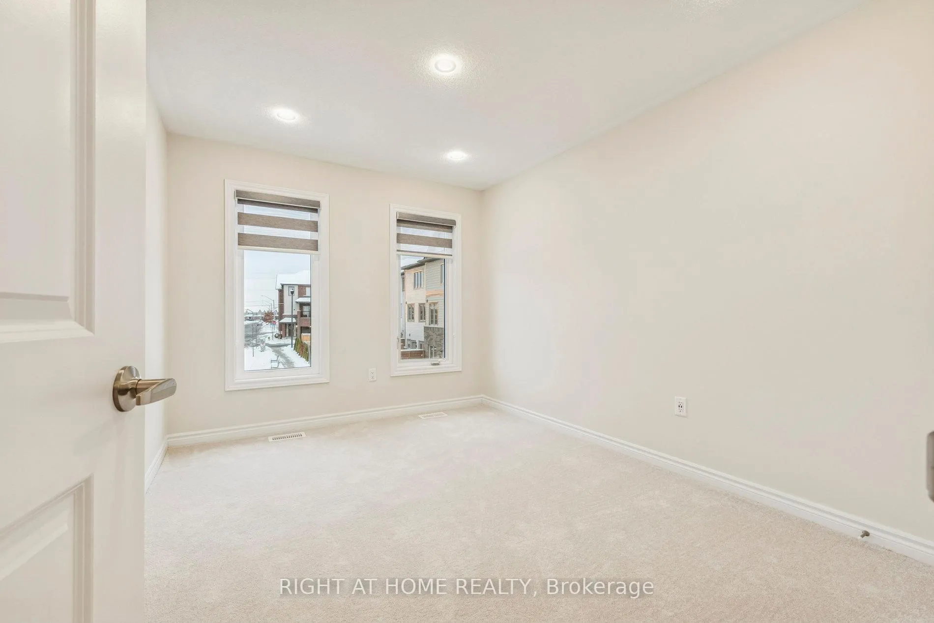 Photo 27 of 46 Senay Circle, Clarington, Courtice — HOMEH