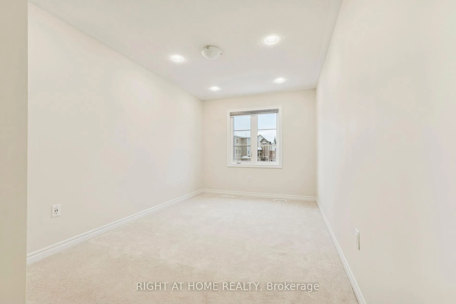 Photo 29 of 46 Senay Circle, Clarington, Courtice — HOMEH