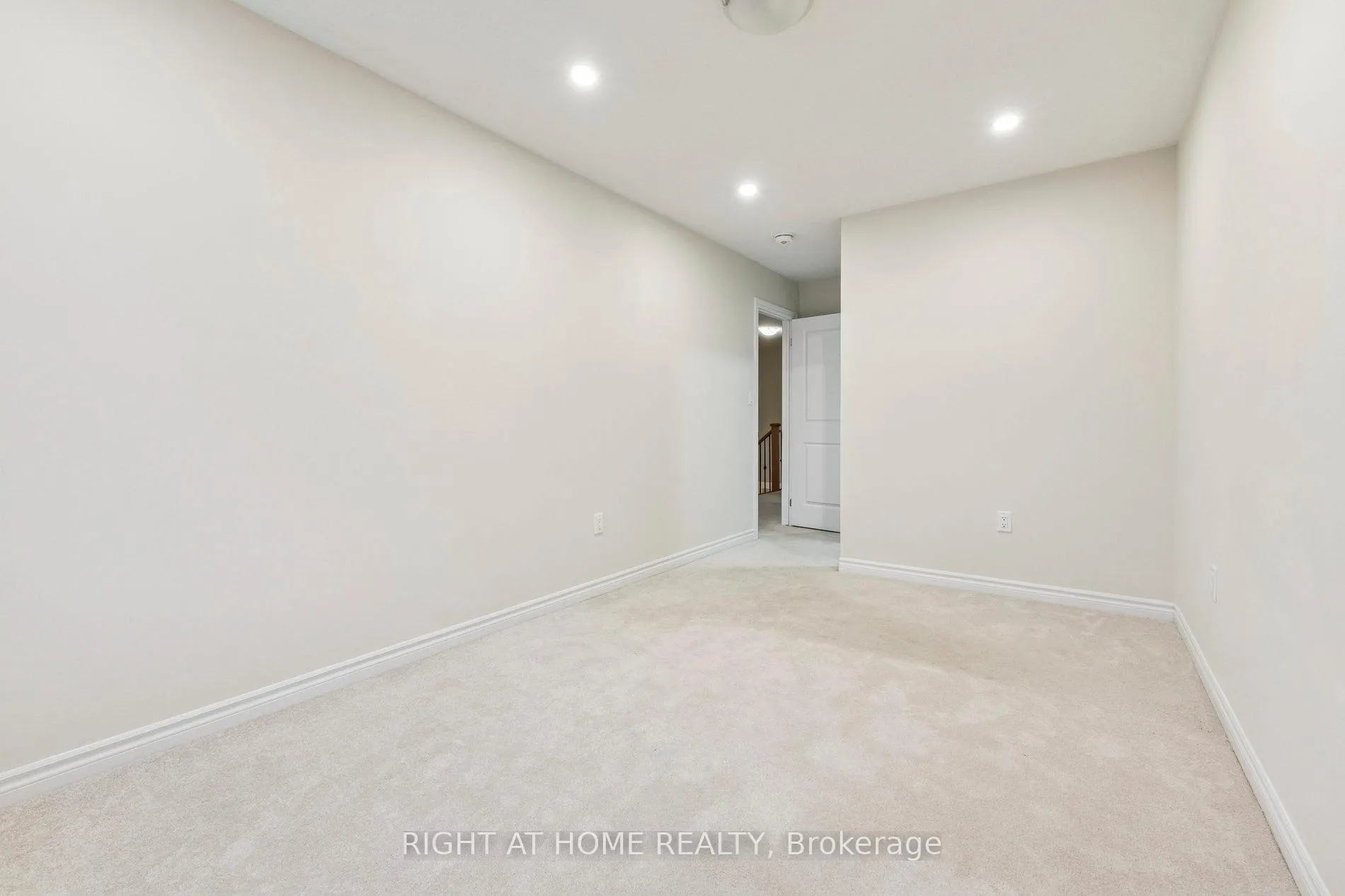 Photo 30 of 46 Senay Circle, Clarington, Courtice — HOMEH