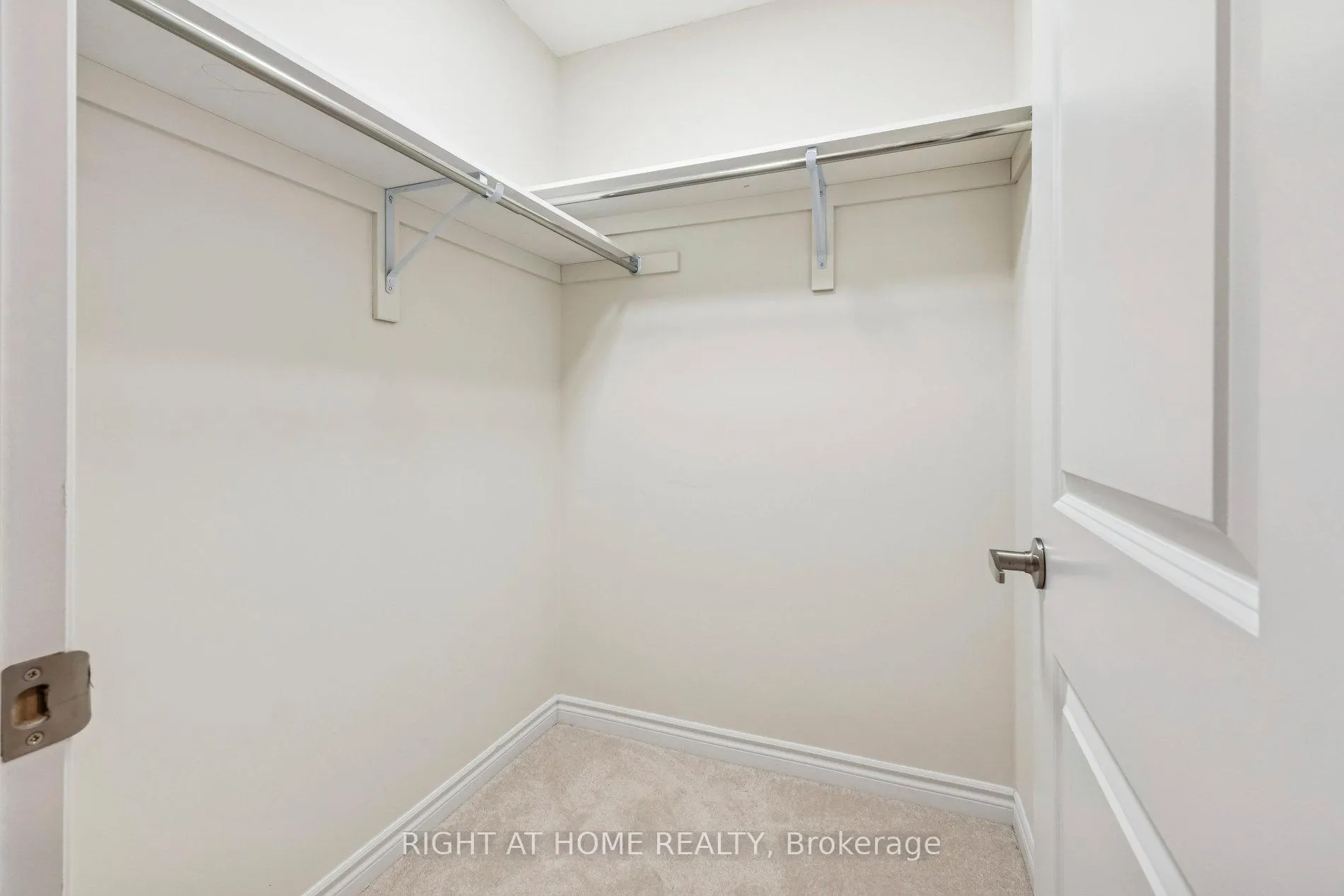 Photo 31 of 46 Senay Circle, Clarington, Courtice — HOMEH