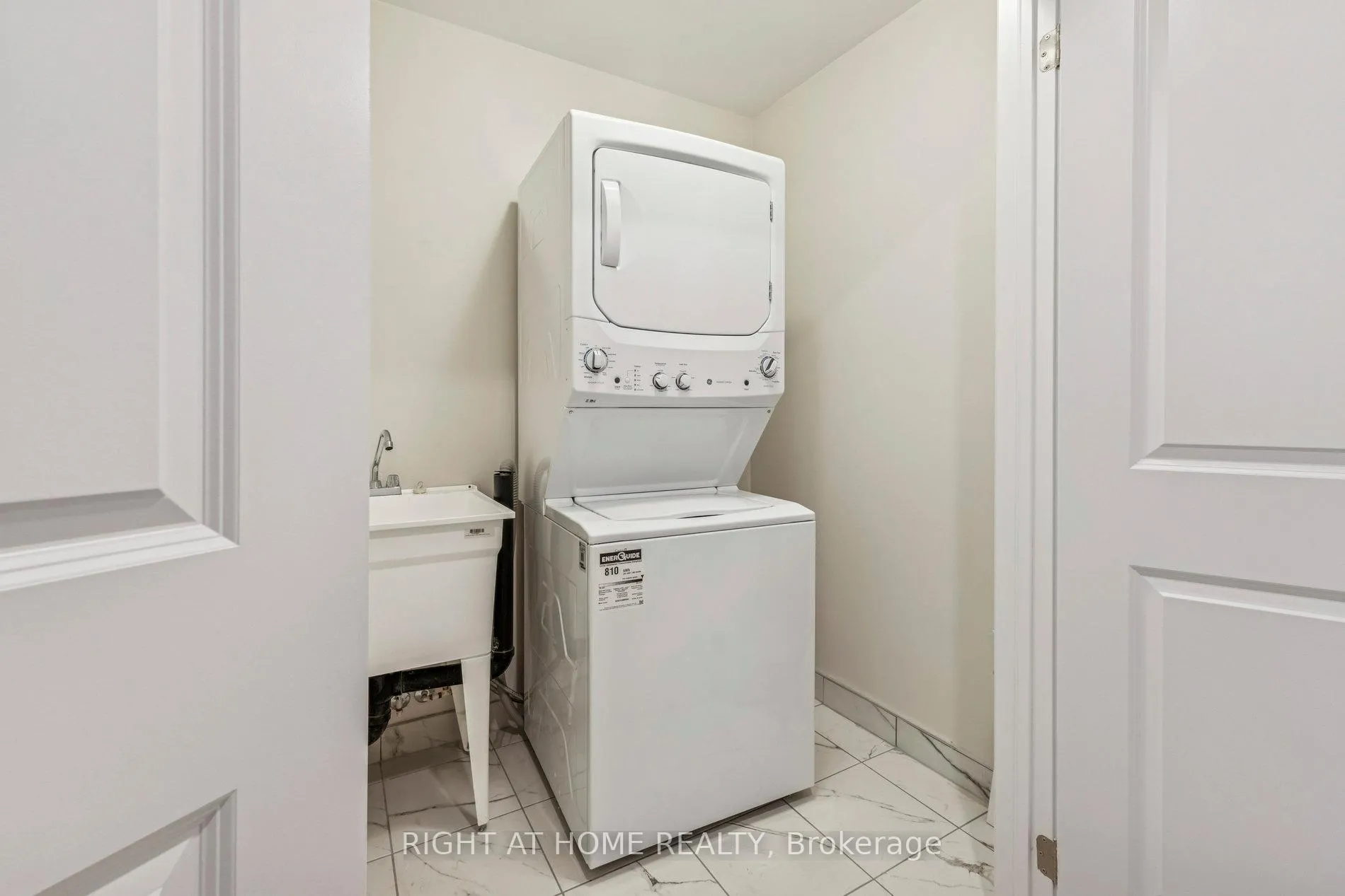 Photo 34 of 46 Senay Circle, Clarington, Courtice — HOMEH