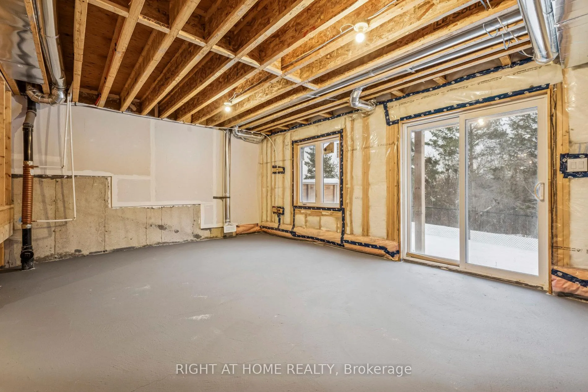 Photo 40 of 46 Senay Circle, Clarington, Courtice — HOMEH