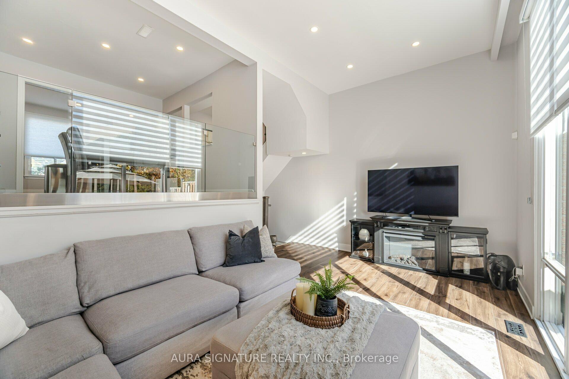 Front of Unit 26, 88 Rainbow Drive E