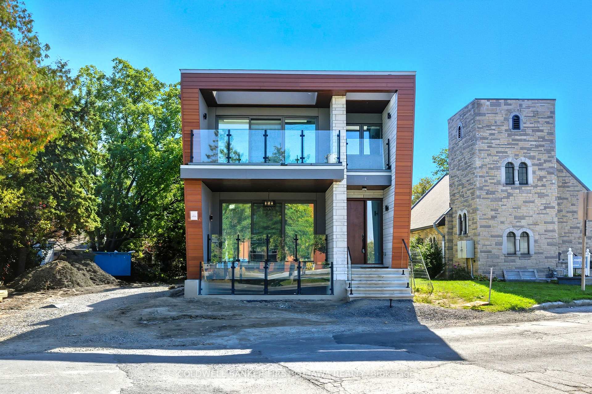Front of Unit B, 884 Byron Avenue
