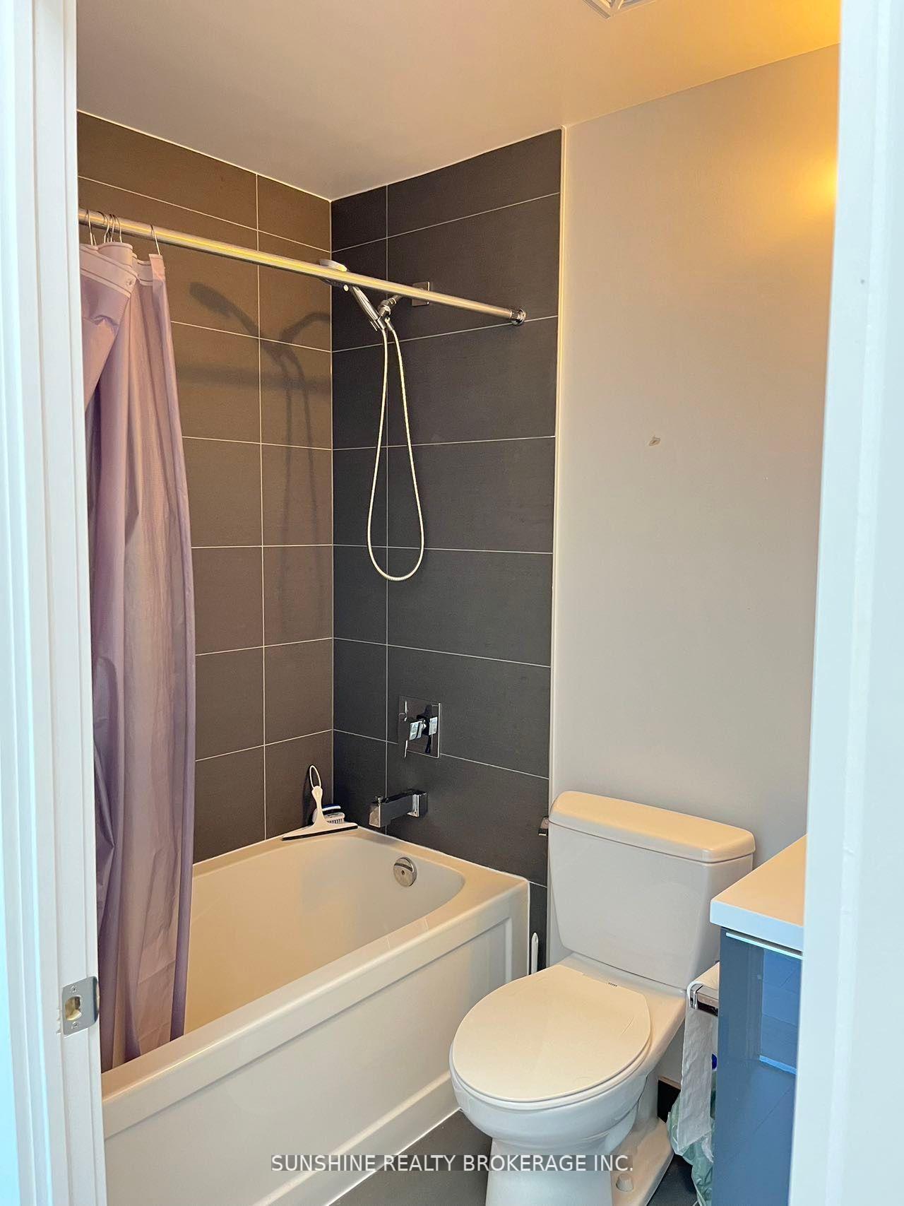 Photo 10 of Unit 2802, 8 Eglinton Avenue E, Toronto, Mount Pleasant East — HOMEH