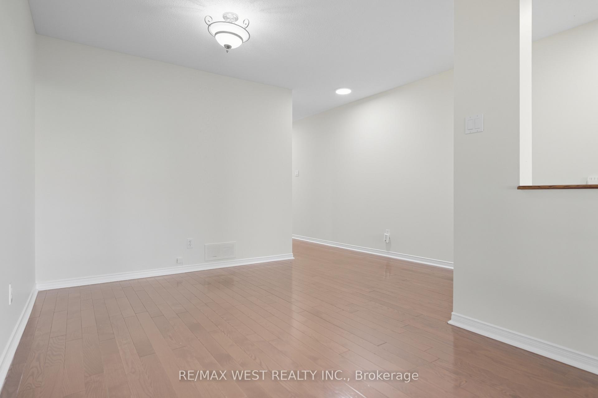 Photo 2 of 119 Deerfox Drive, Ottawa, Barrhaven - Longfields — HOMEH
