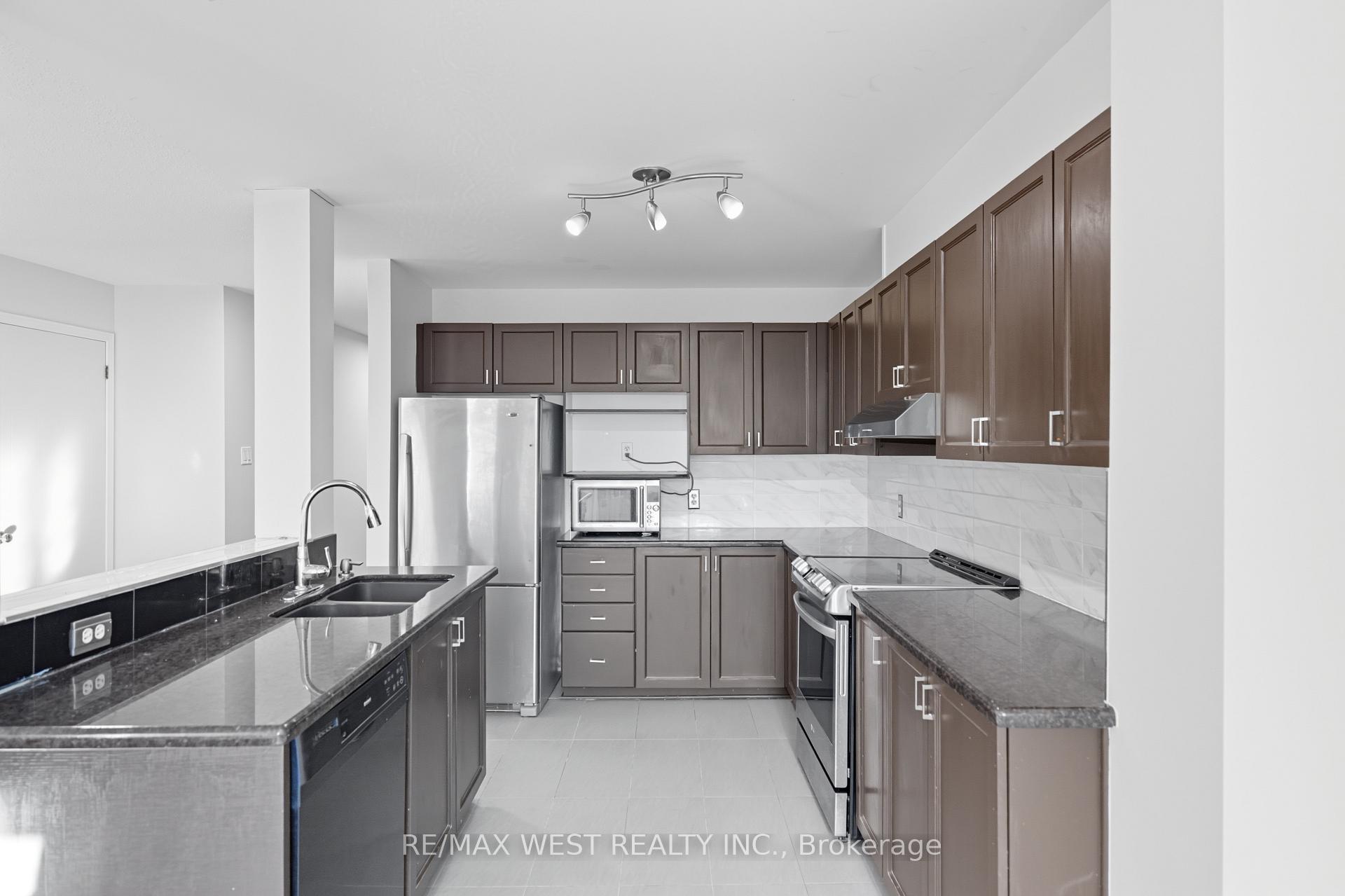 Photo 4 of 119 Deerfox Drive, Ottawa, Barrhaven - Longfields — HOMEH