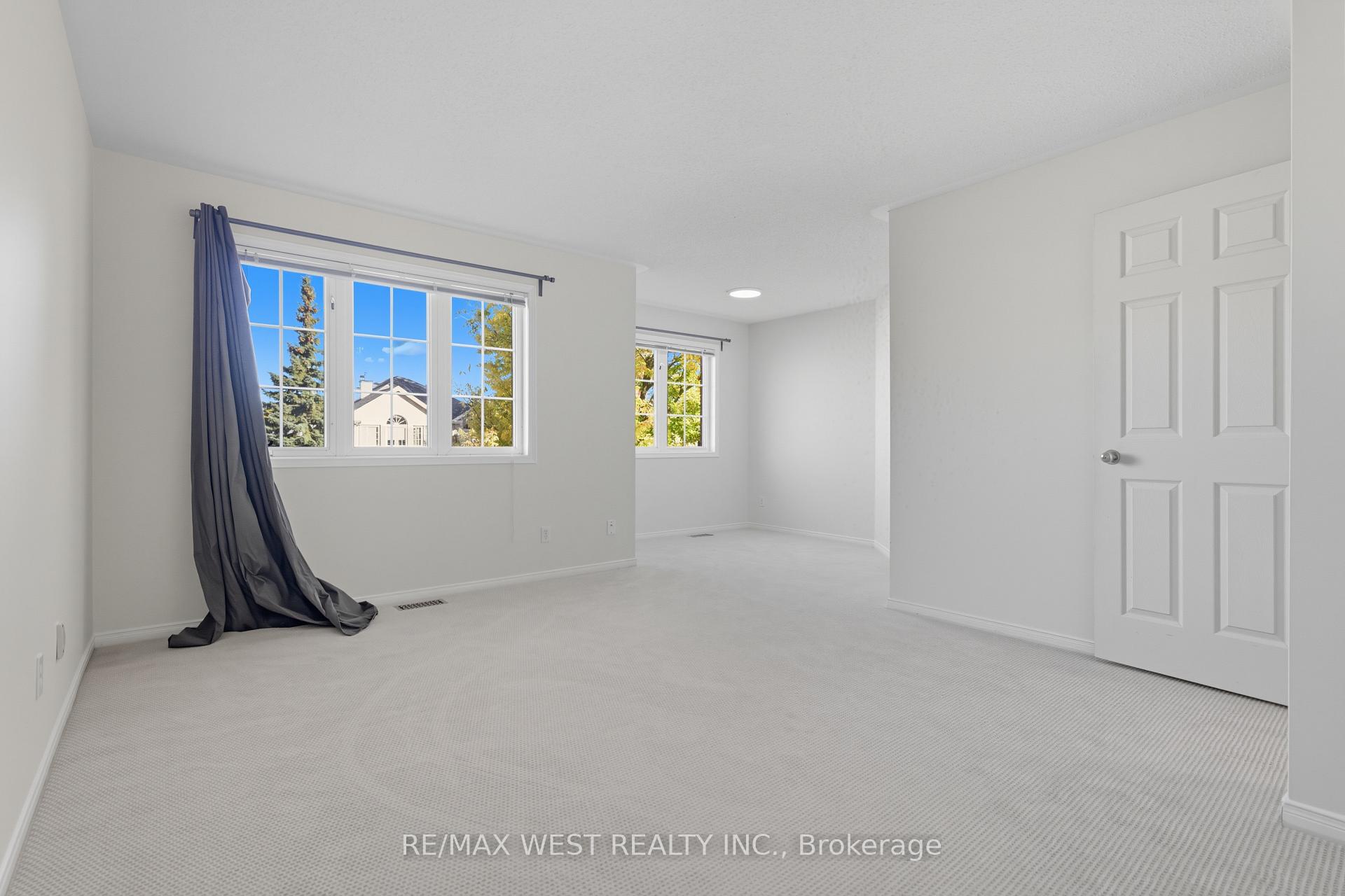 Photo 9 of 119 Deerfox Drive, Ottawa, Barrhaven - Longfields — HOMEH