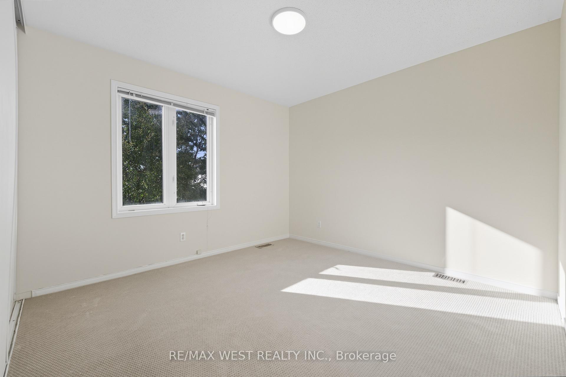 Photo 11 of 119 Deerfox Drive, Ottawa, Barrhaven - Longfields — HOMEH