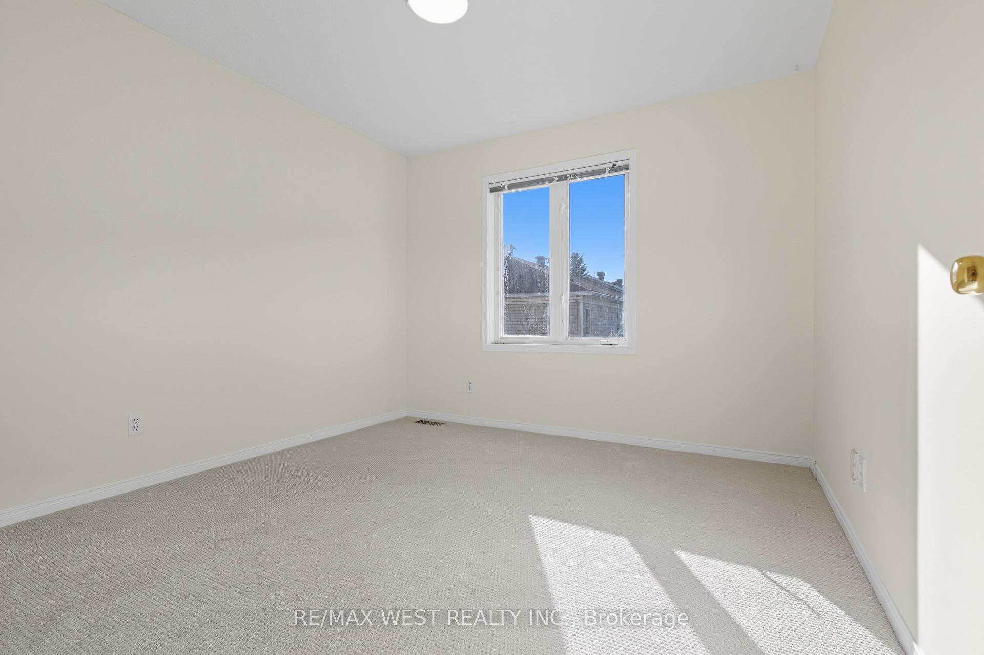 Photo 10 of 119 Deerfox Drive, Ottawa, Barrhaven - Longfields — HOMEH