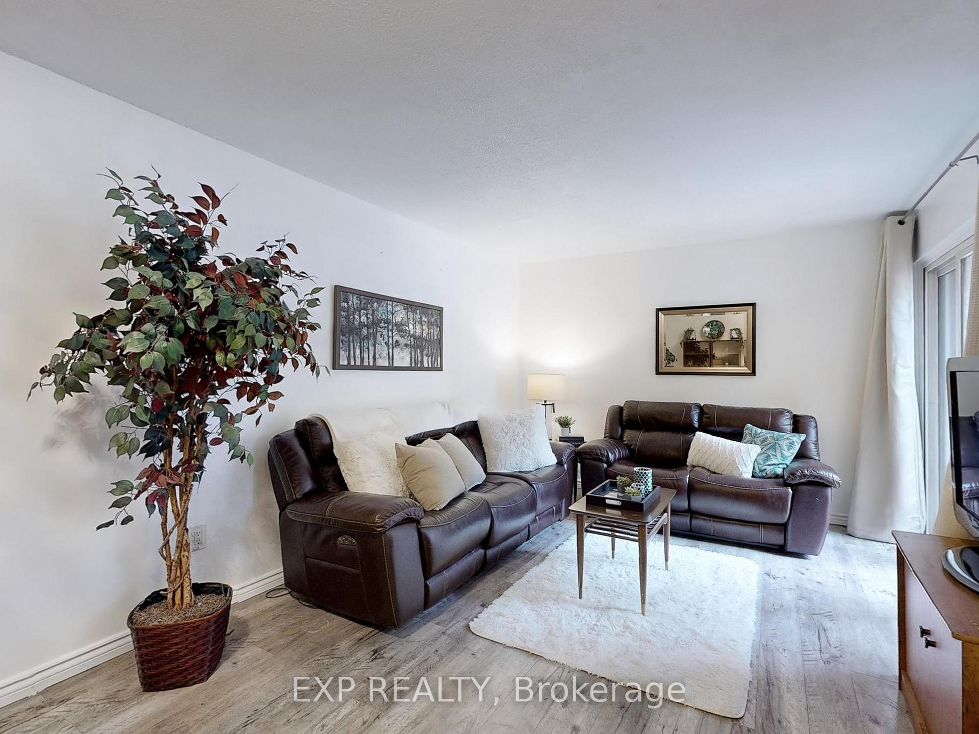 Photo 2 of Unit 23, 101 Dovedale Drive, Whitby, Downtown Whitby — HOMEH