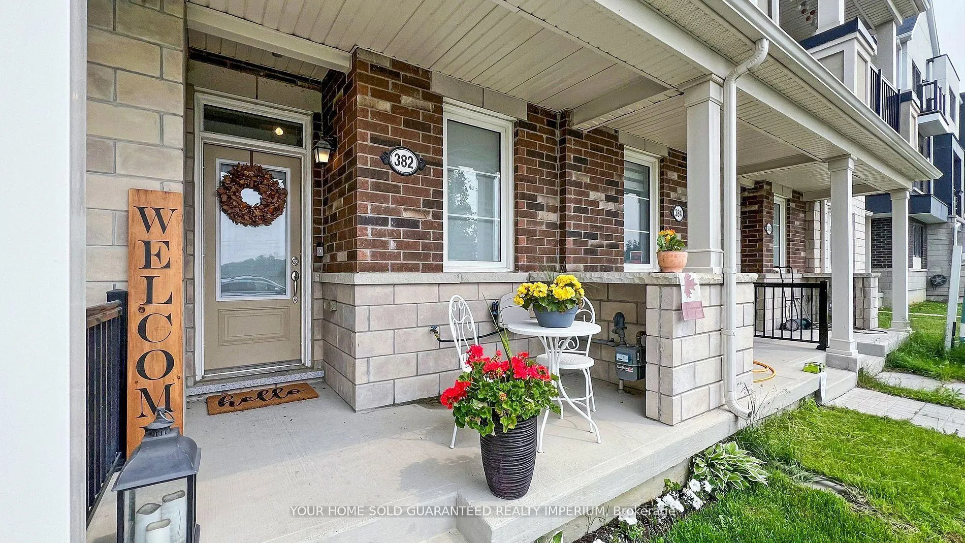 Front of 382 Arthur Bonner Avenue N
