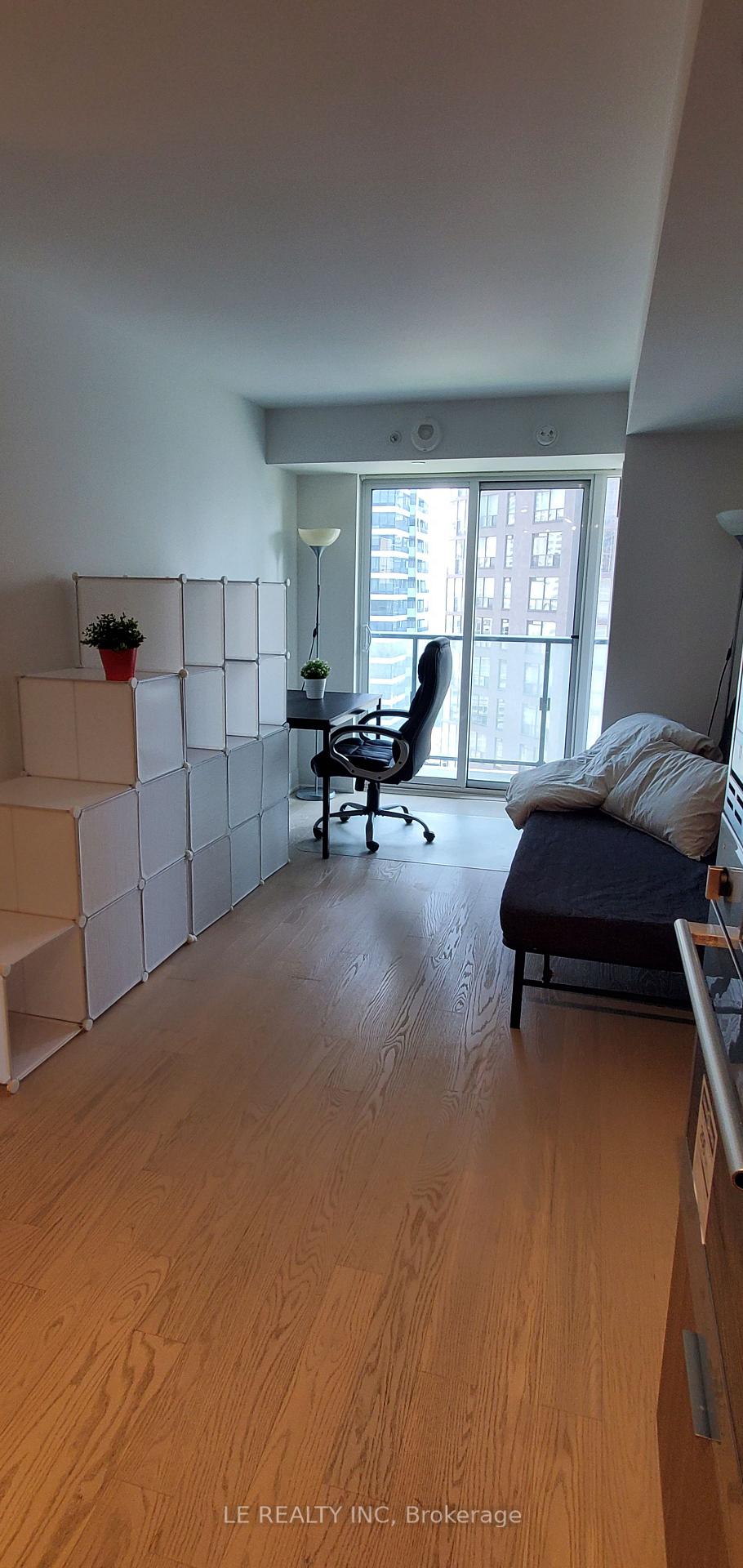 Front of Unit 1619, 955 Bay Street