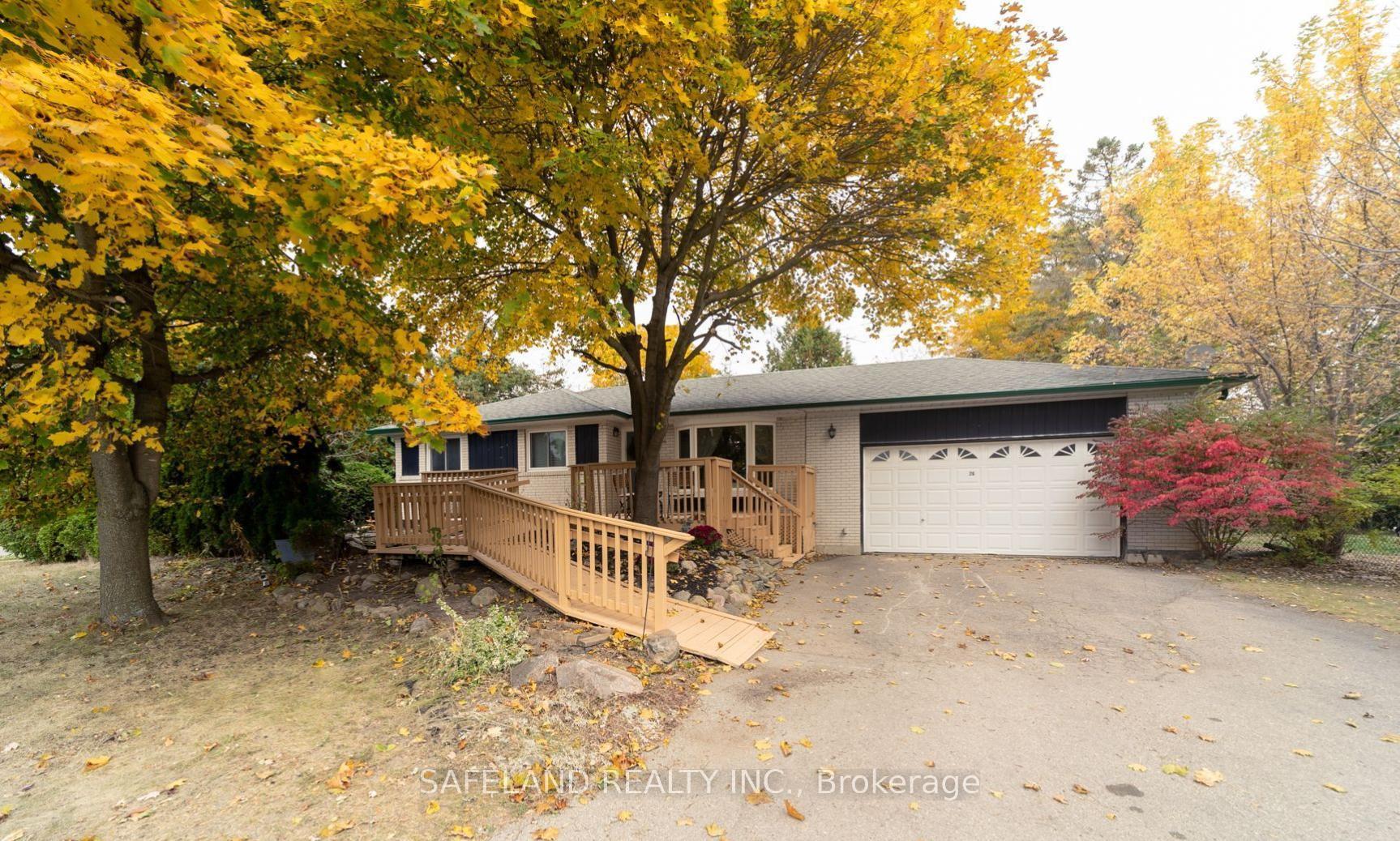 Front of Unit Upper, 26 Dunham Crescent