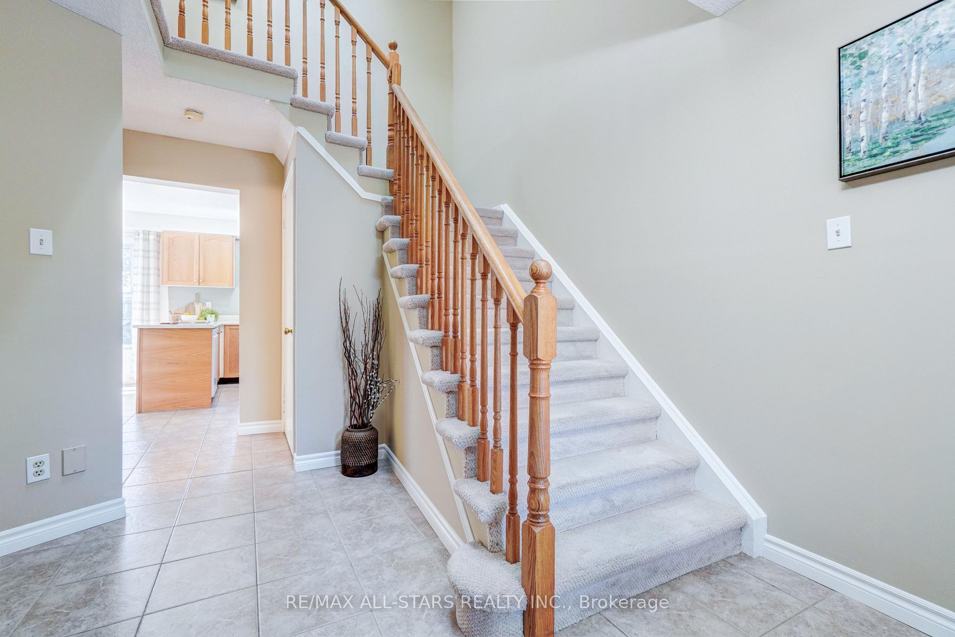 Photo 3 of Unit 1, 1 Adams Court, Uxbridge — HOMEH