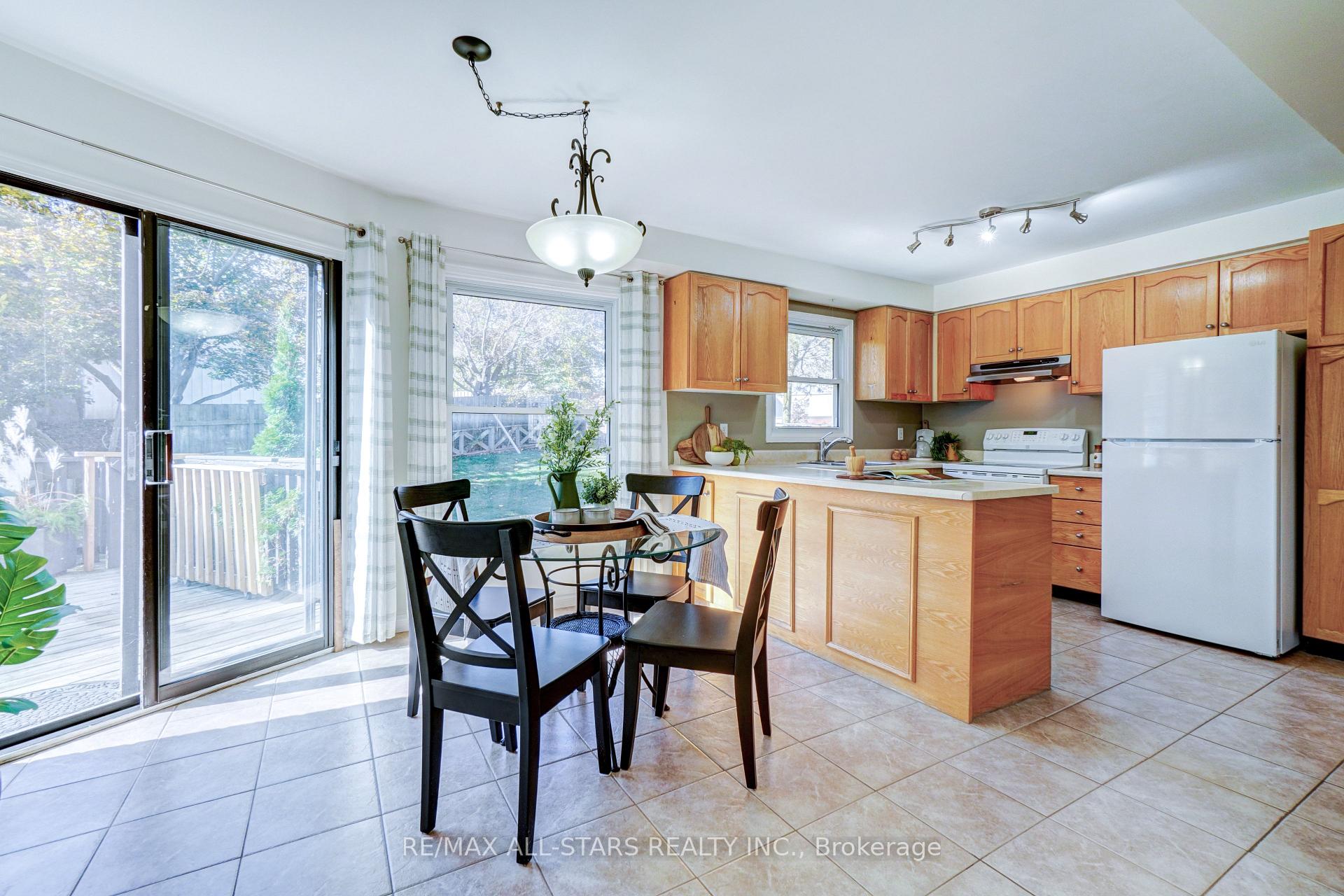Photo 11 of Unit 1, 1 Adams Court, Uxbridge — HOMEH