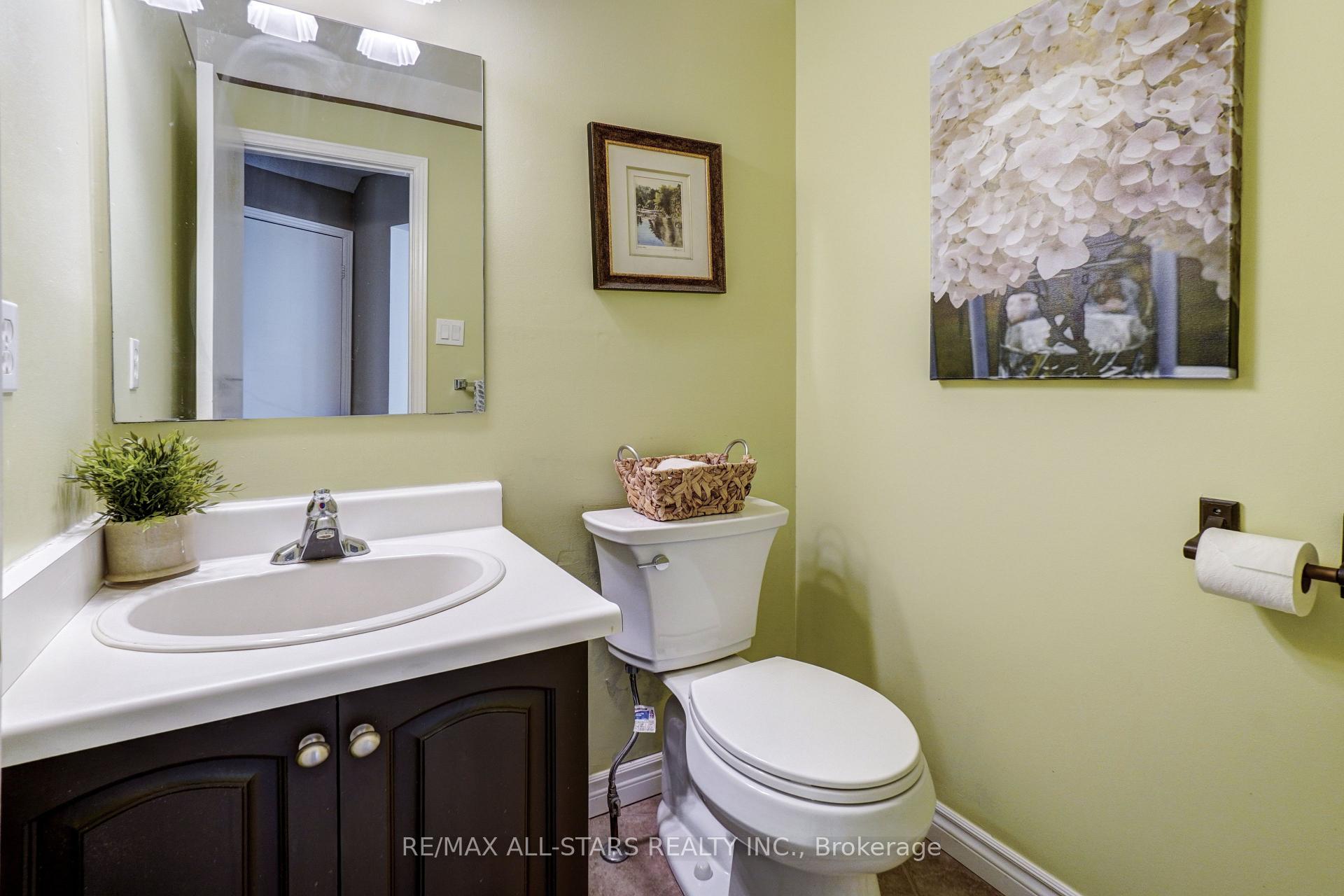 Photo 13 of Unit 1, 1 Adams Court, Uxbridge — HOMEH