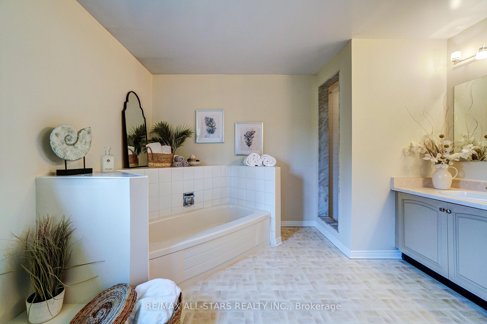 Photo 19 of Unit 1, 1 Adams Court, Uxbridge — HOMEH