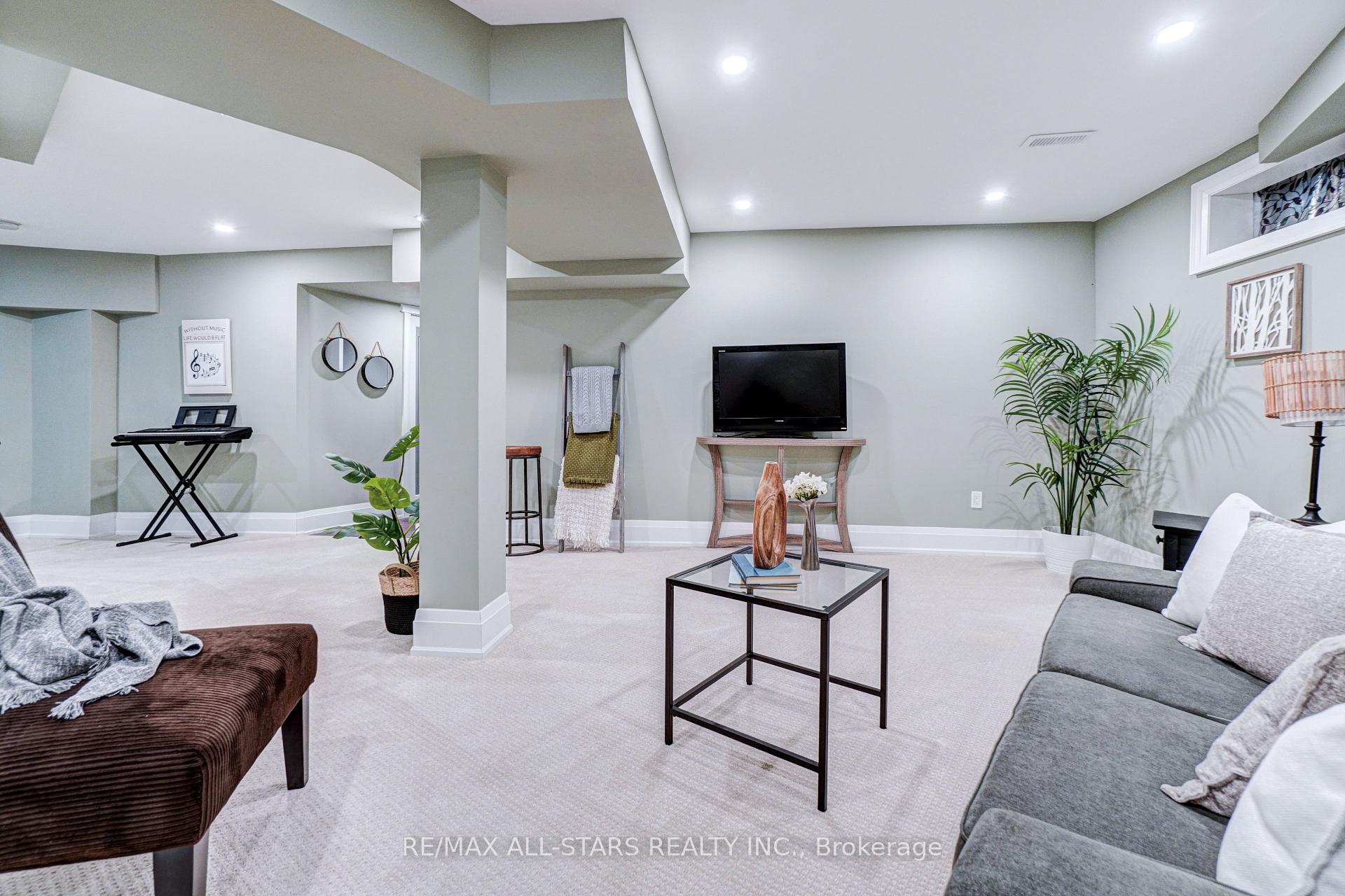 Photo 28 of Unit 1, 1 Adams Court, Uxbridge — HOMEH