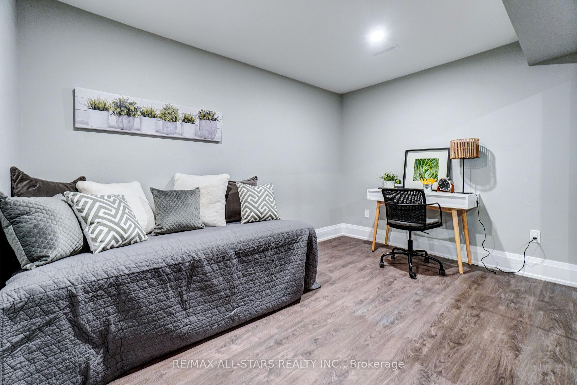 Photo 31 of Unit 1, 1 Adams Court, Uxbridge — HOMEH