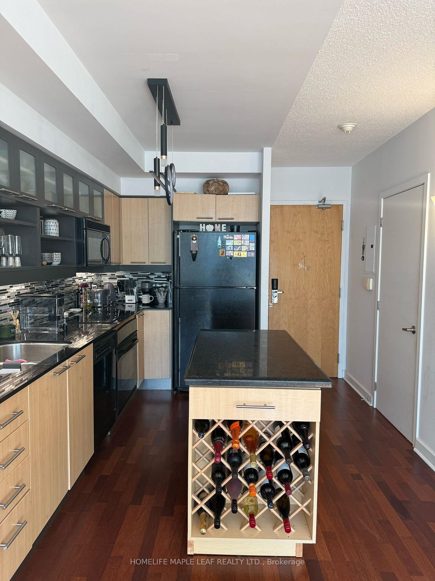 Photo 5 of Unit 921, 36 Blue Jays Way, Toronto, Waterfront Communities — HOMEH